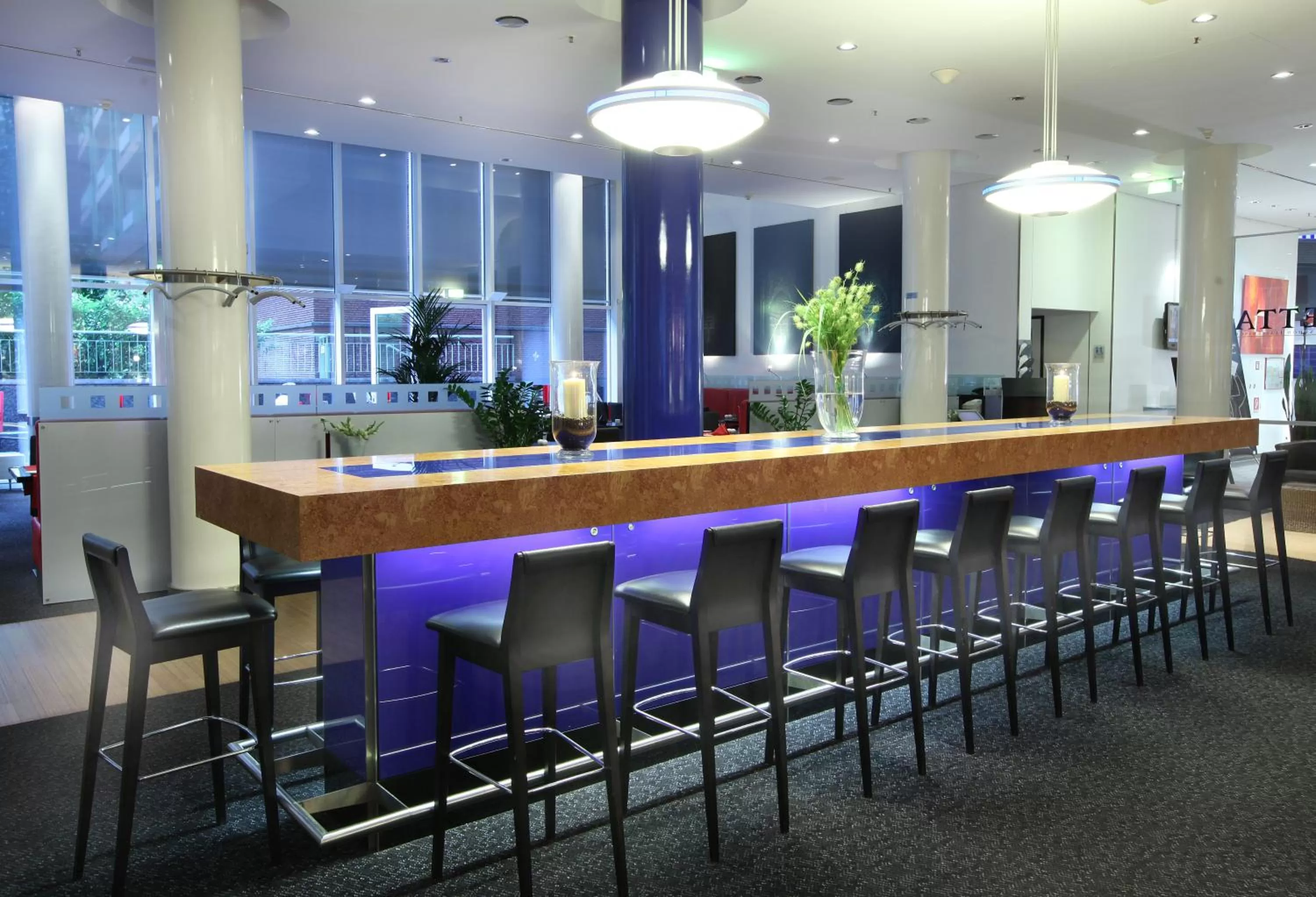 Lounge or bar in Lindner Hotel Cologne Am Dom, part of JdV by Hyatt