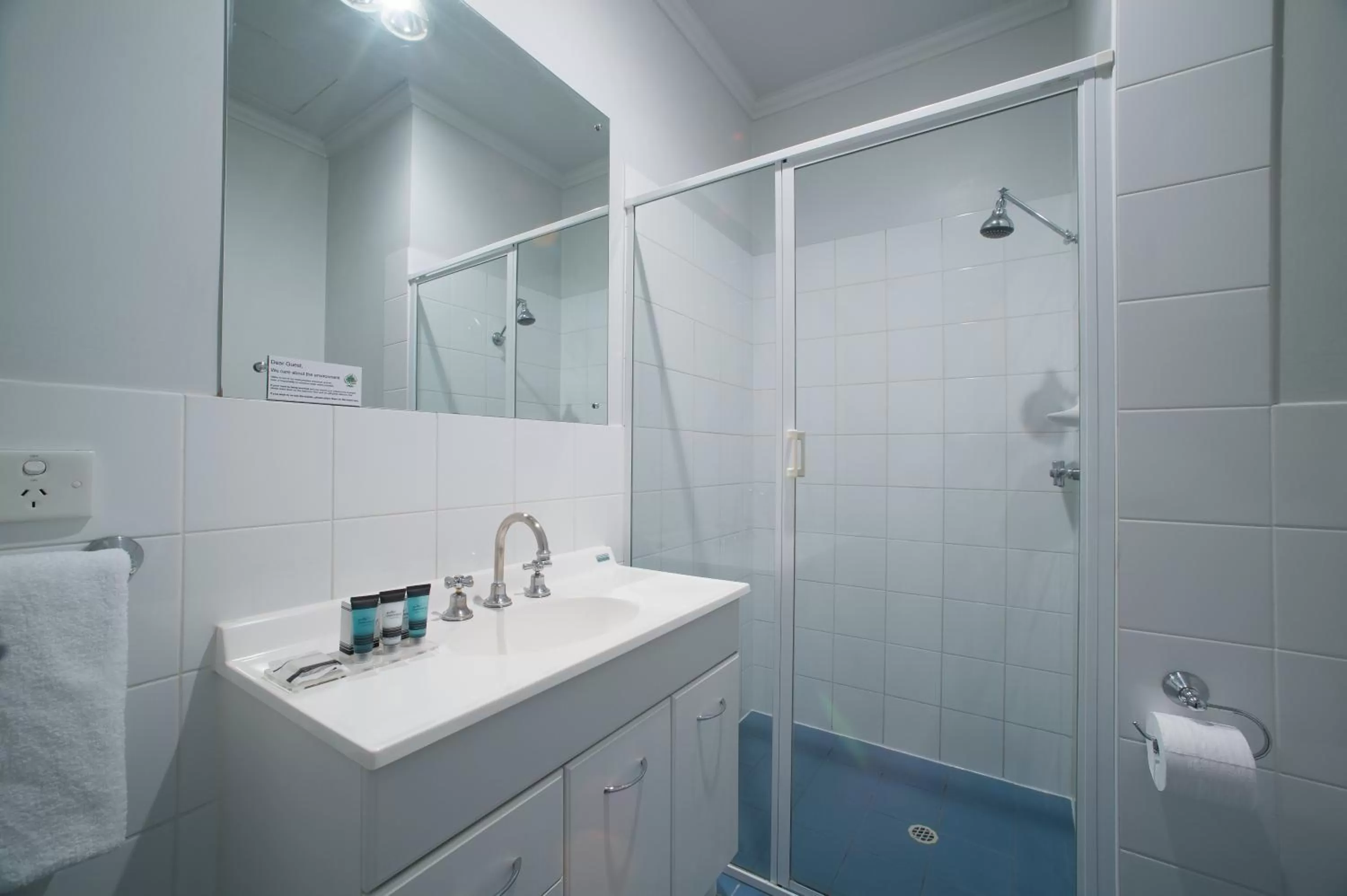 Bathroom in Franklin Apartments