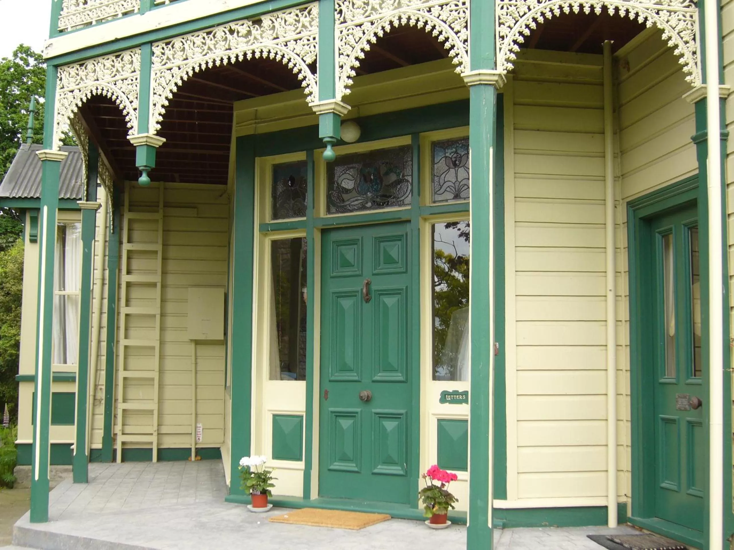 Facade/entrance in Forest Manor