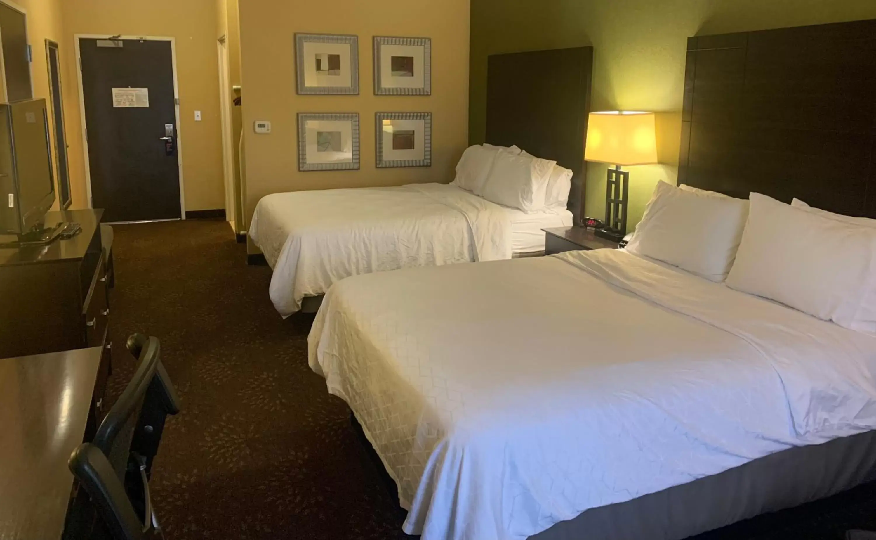 Queen Room with Two Queen Beds in Holiday Inn Express Hotel & Suites Lansing-Dimondale by IHG Queen Room with Two Queen Beds in Holiday Inn Express Hotel & Suites Lansing-Dimondale by IHG