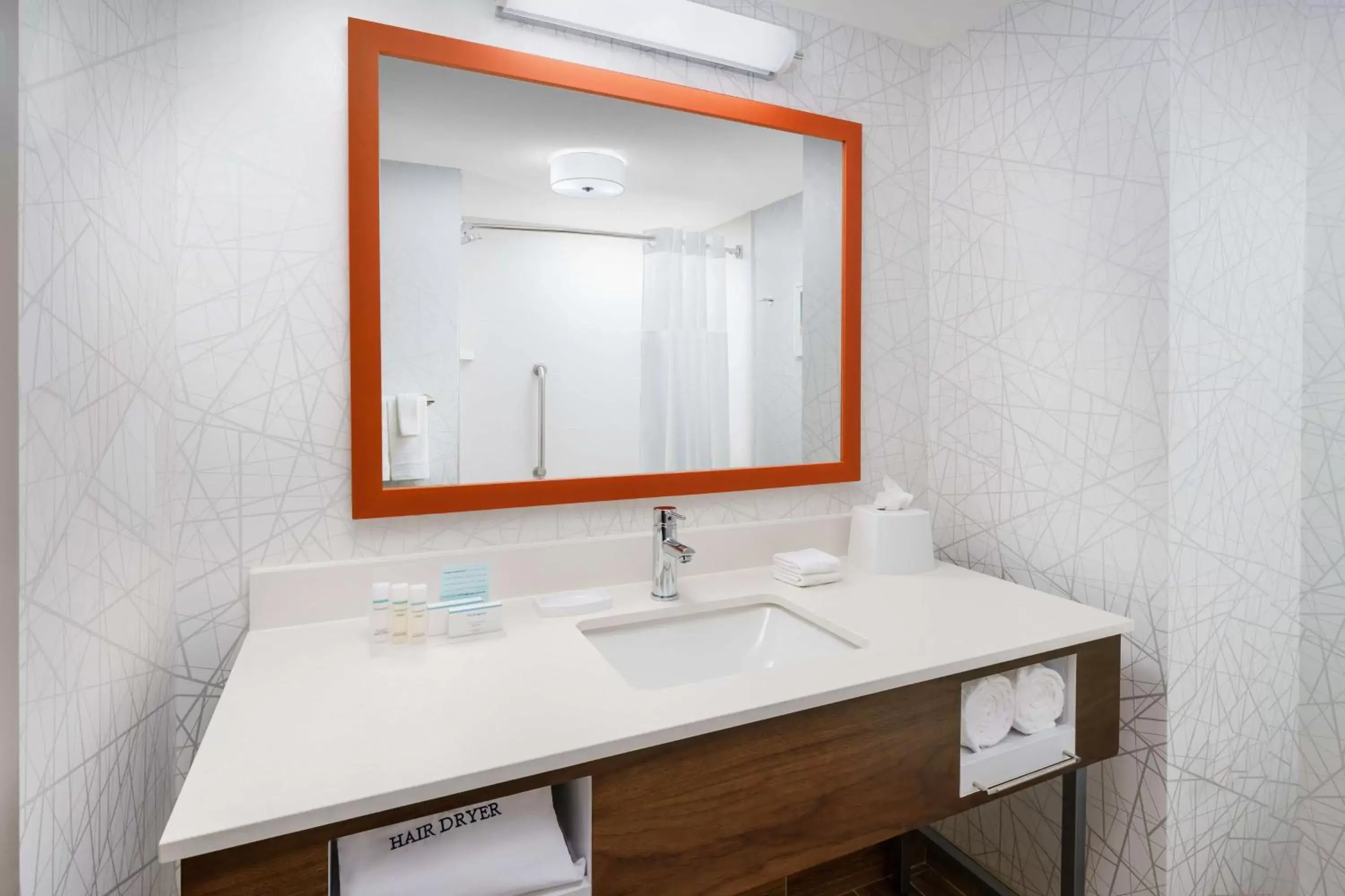 Queen Room with Two Queen Beds - Mobility and Hearing Access/Non-Smoking in Hampton Inn & Suites Thousand Oaks Queen Room with Two Queen Beds - Mobility and Hearing Access/Non-Smoking in Hampton Inn & Suites Thousand Oaks