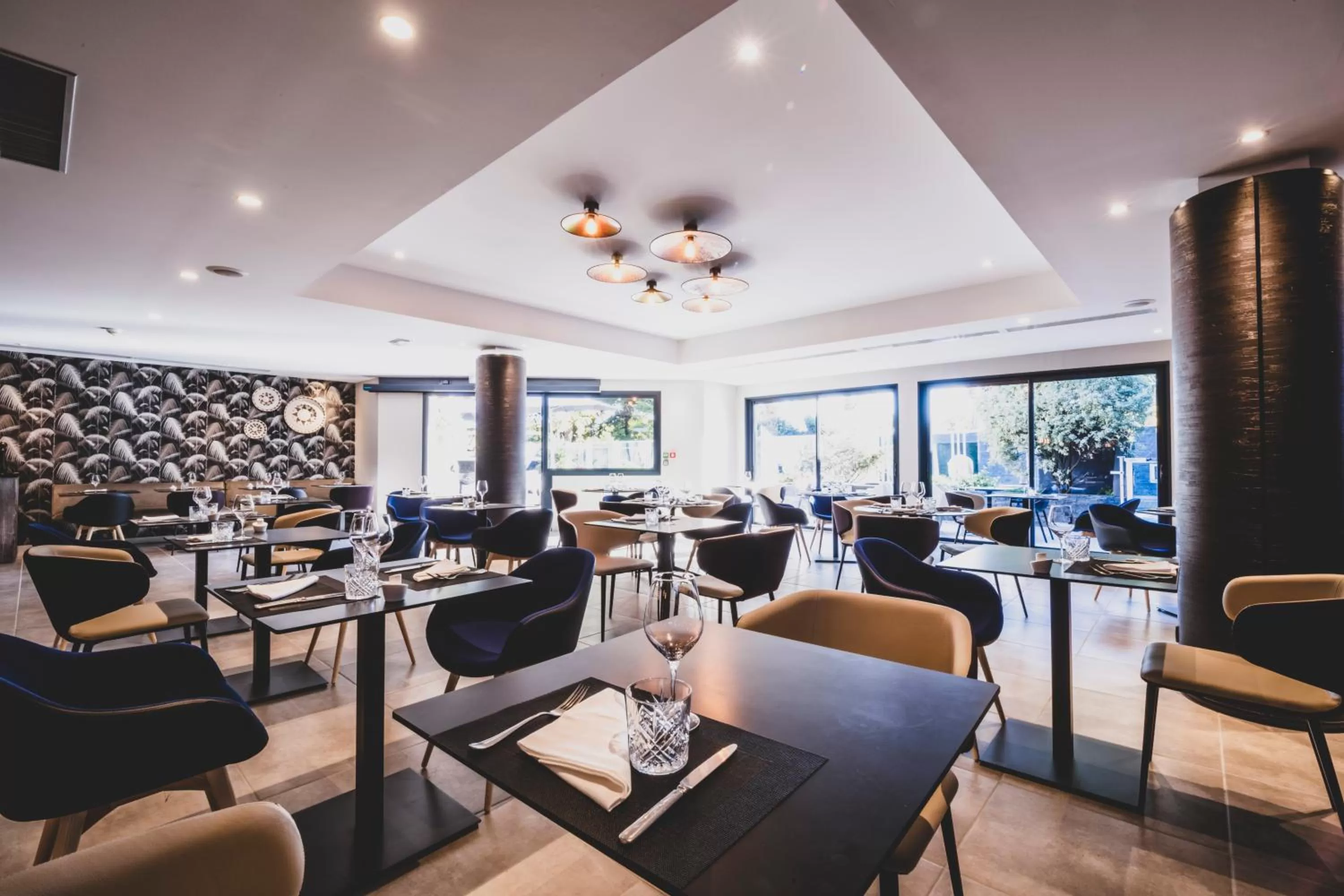 Restaurant/places to eat in Mercure Pau Palais des Sports