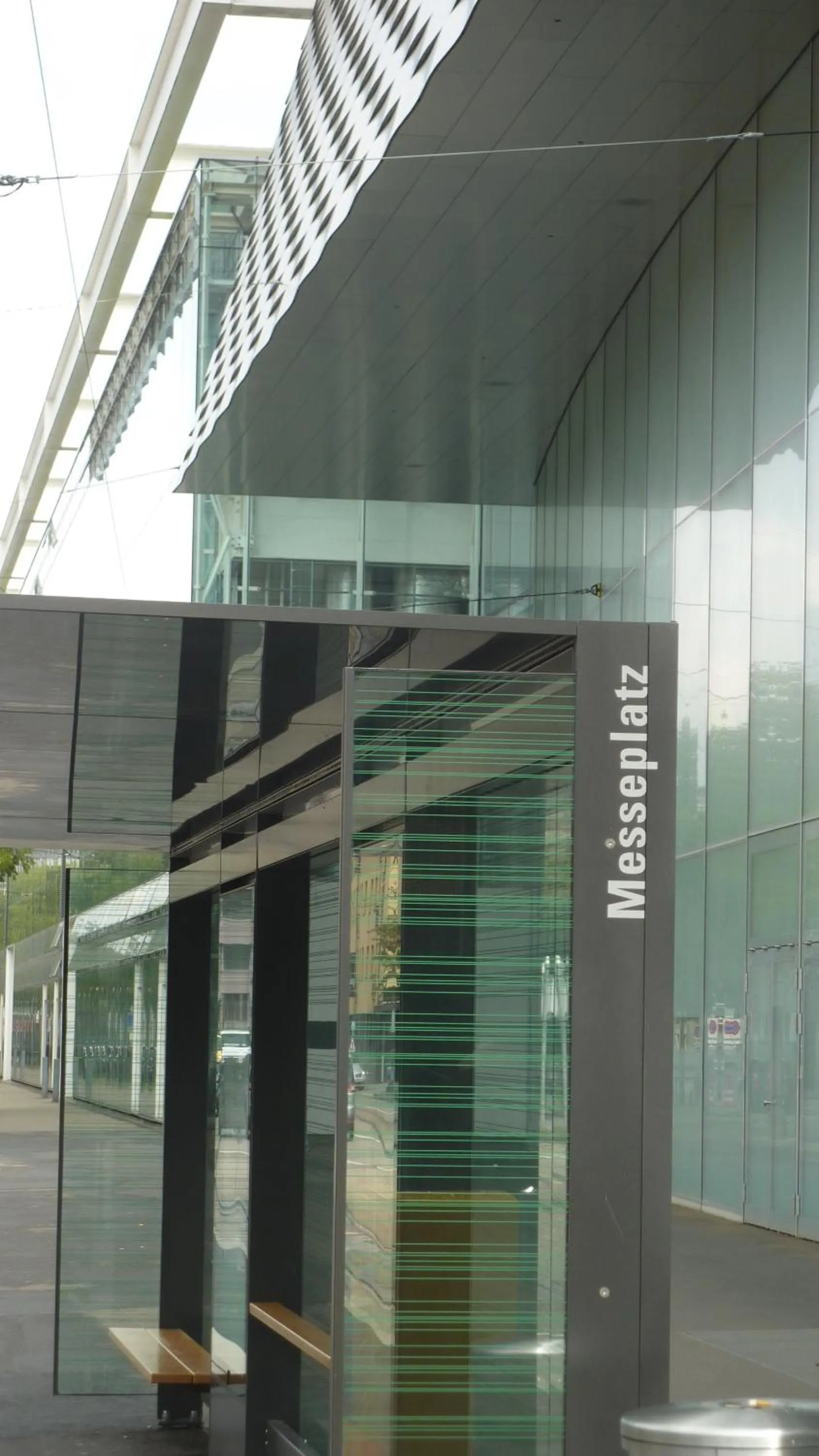 Area and facilities in easyHotel Basel - self service and self check-in