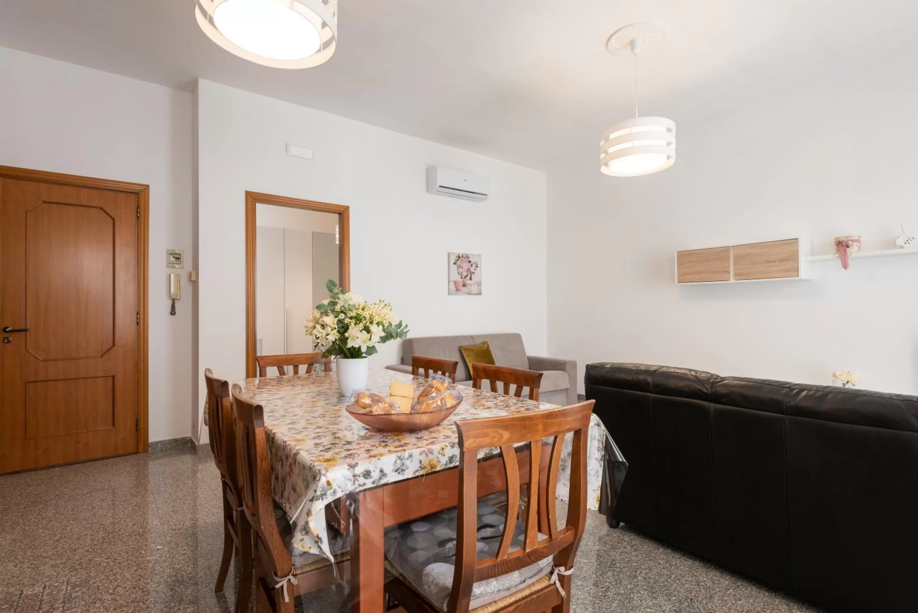 Kitchen or kitchenette, Dining Area in Quattro Perle