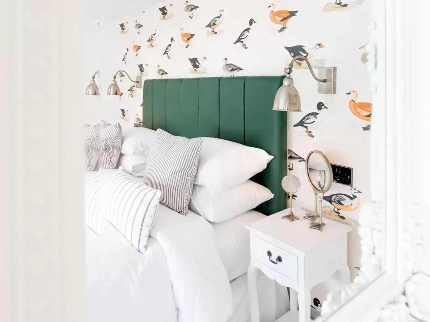 Deluxe Junior Suite in The Cornish Arms Deluxe Junior Suite in The Cornish Arms