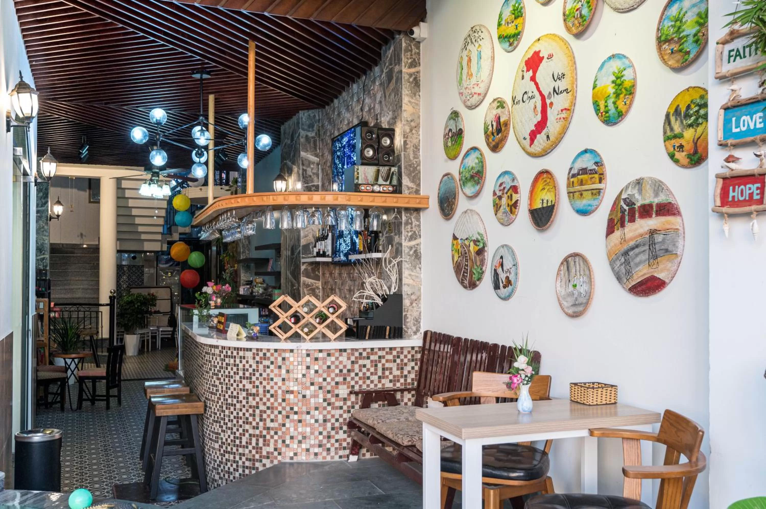 Day in Hoang Trinh Hotel