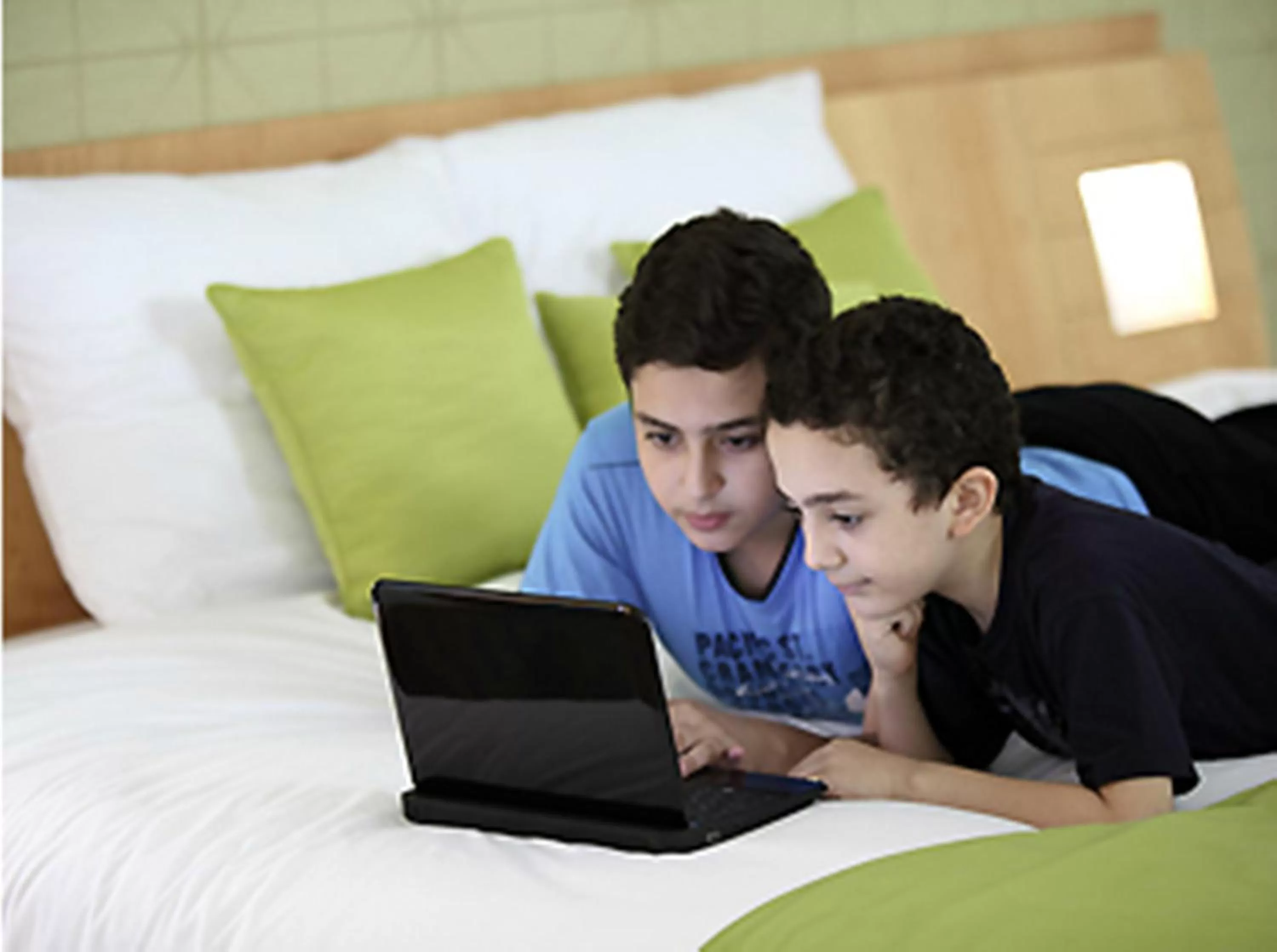 People, Bed in Novotel Dammam Business Park