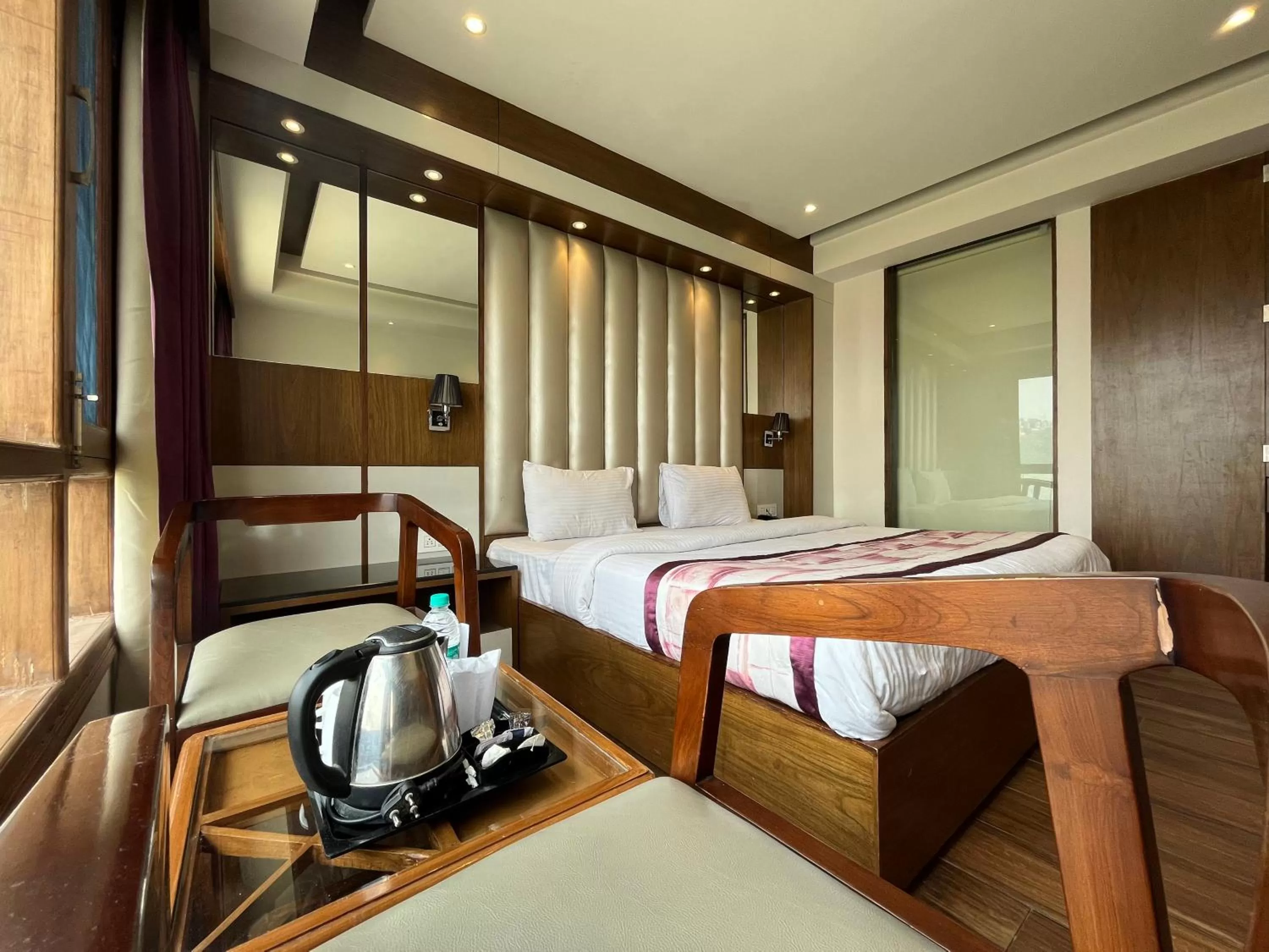 Photo of the whole room, Bed in Mahaveer Shimla By Royal Collection Hotels