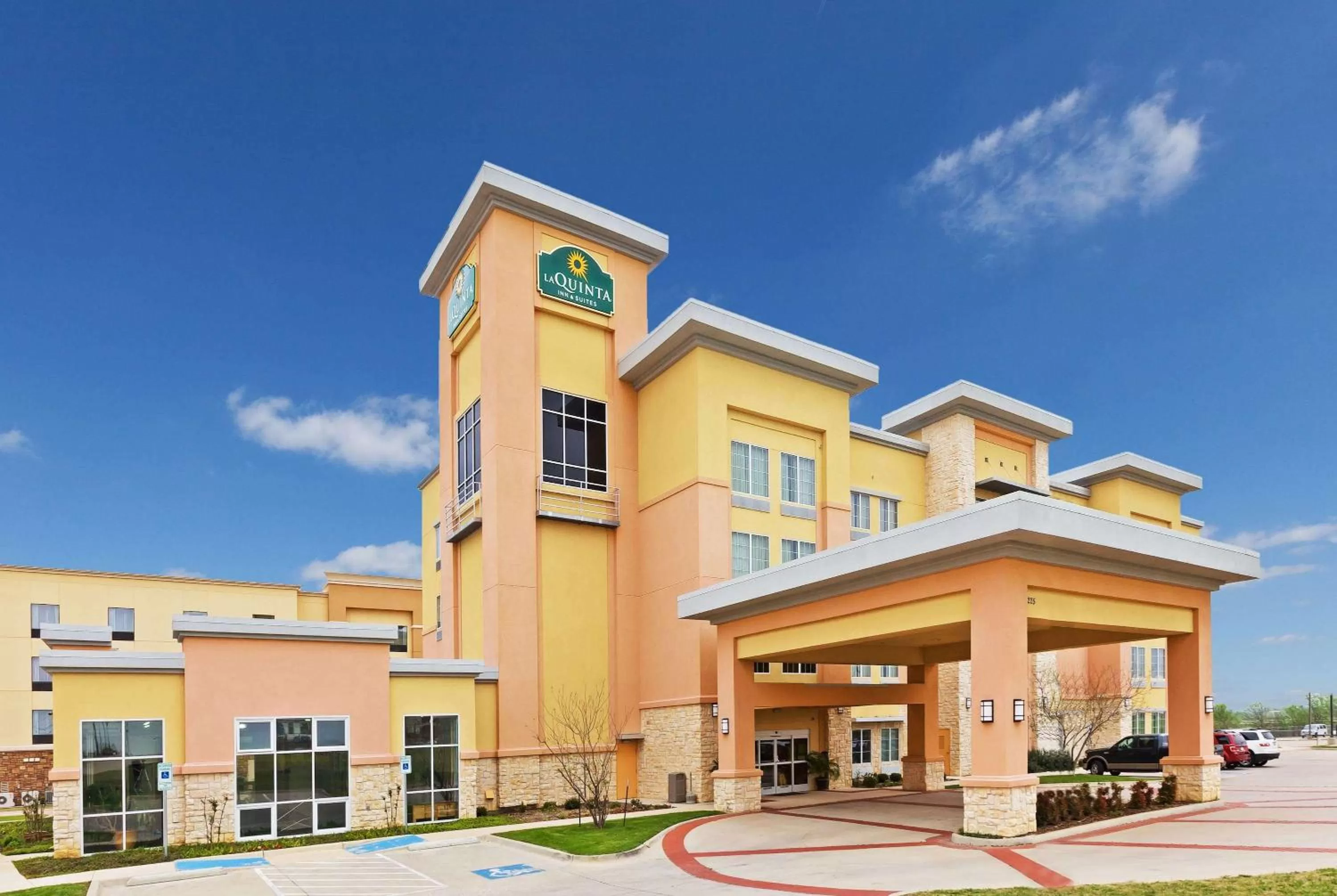 La Quinta Inn & Suites by Wyndham Ft Worth-Burleson