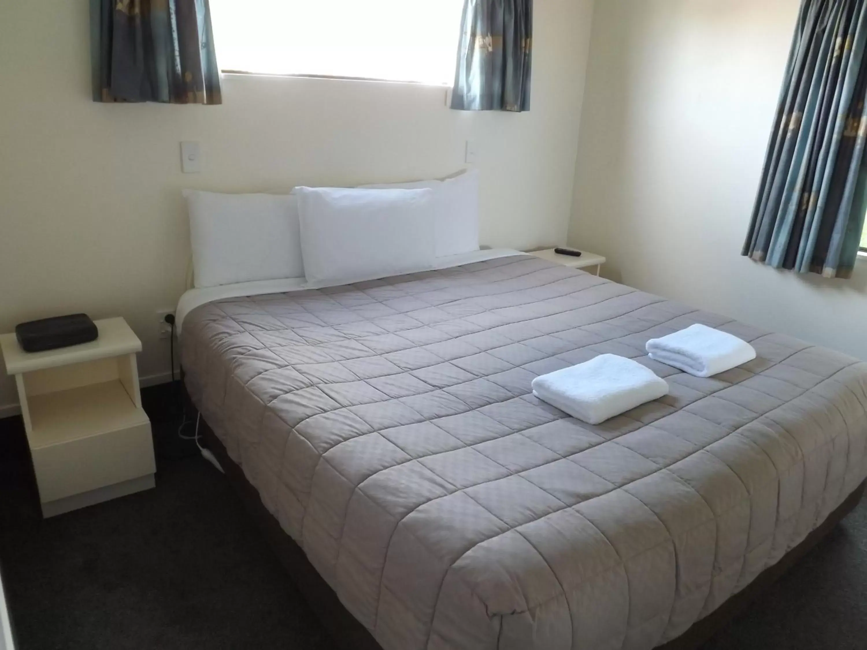 Two-Bedroom Apartment in 755 Regal Court Motel Two-Bedroom Apartment in 755 Regal Court Motel