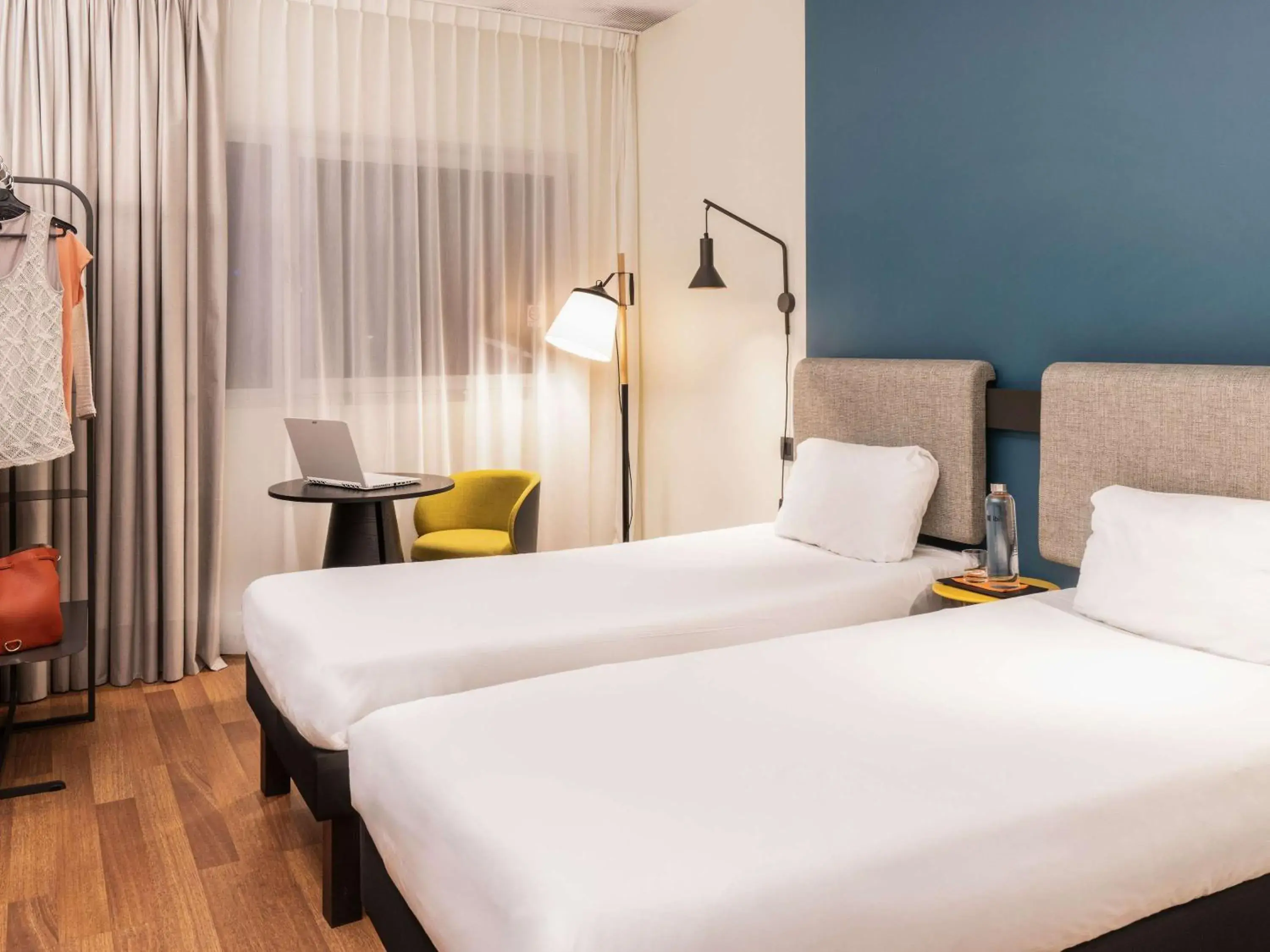 Family Room in Ibis Madrid Aeropuerto Barajas Family Room in Ibis Madrid Aeropuerto Barajas