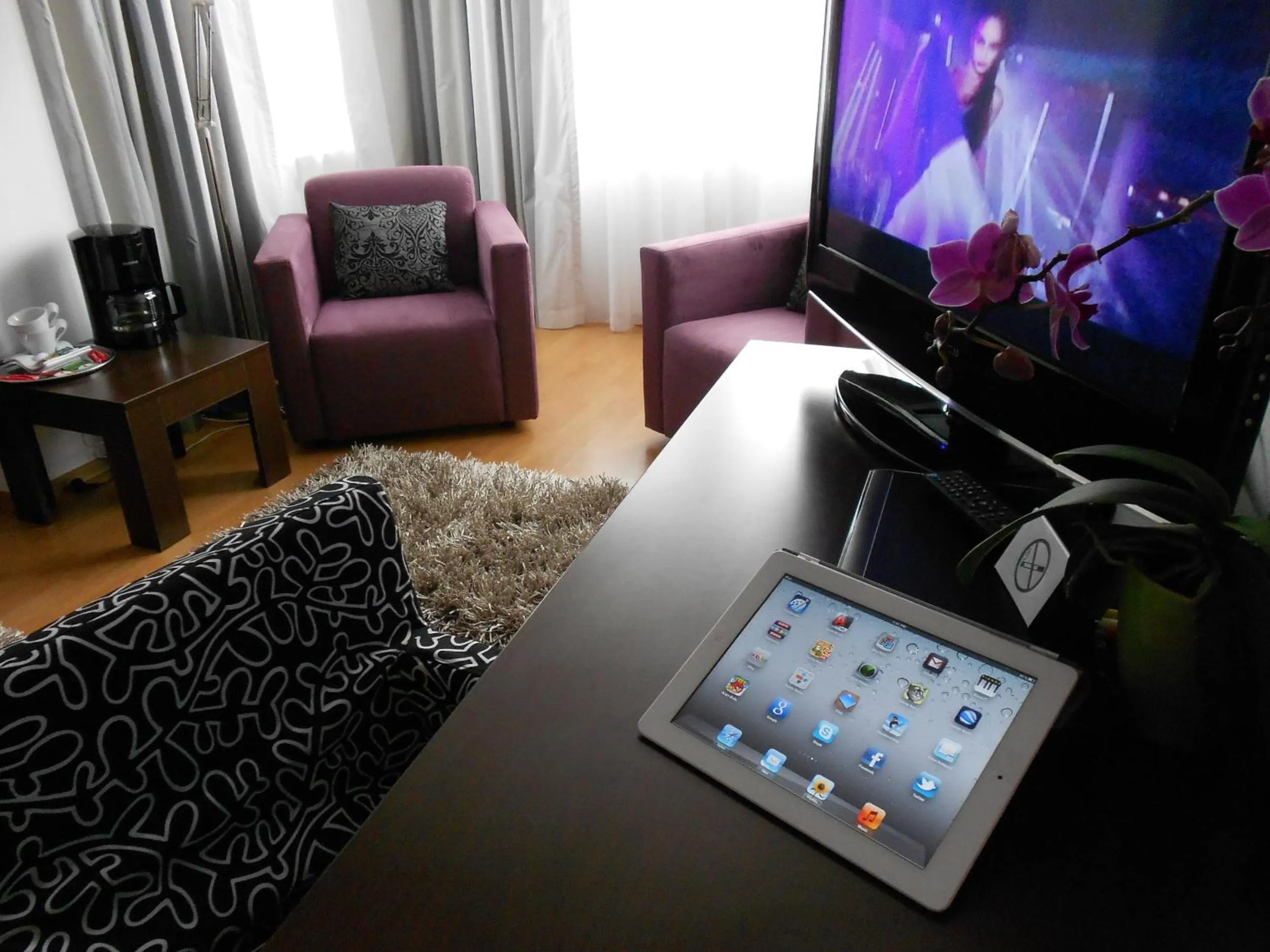 TV and multimedia in Unique Boutique