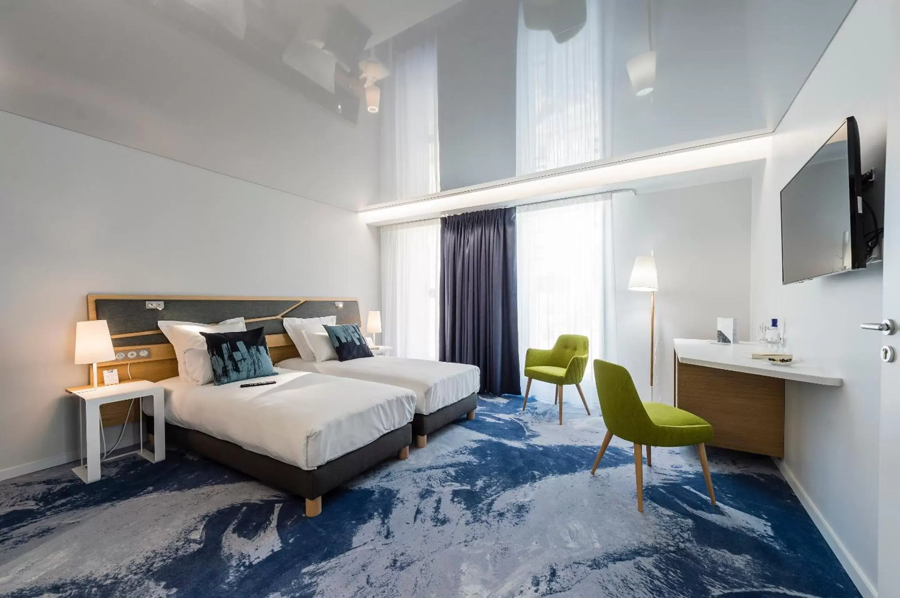 Urban Chic Room with Shower and Disability Access in Seeko'o Hotel Bordeaux Urban Chic Room with Shower and Disability Access in Seeko'o Hotel Bordeaux