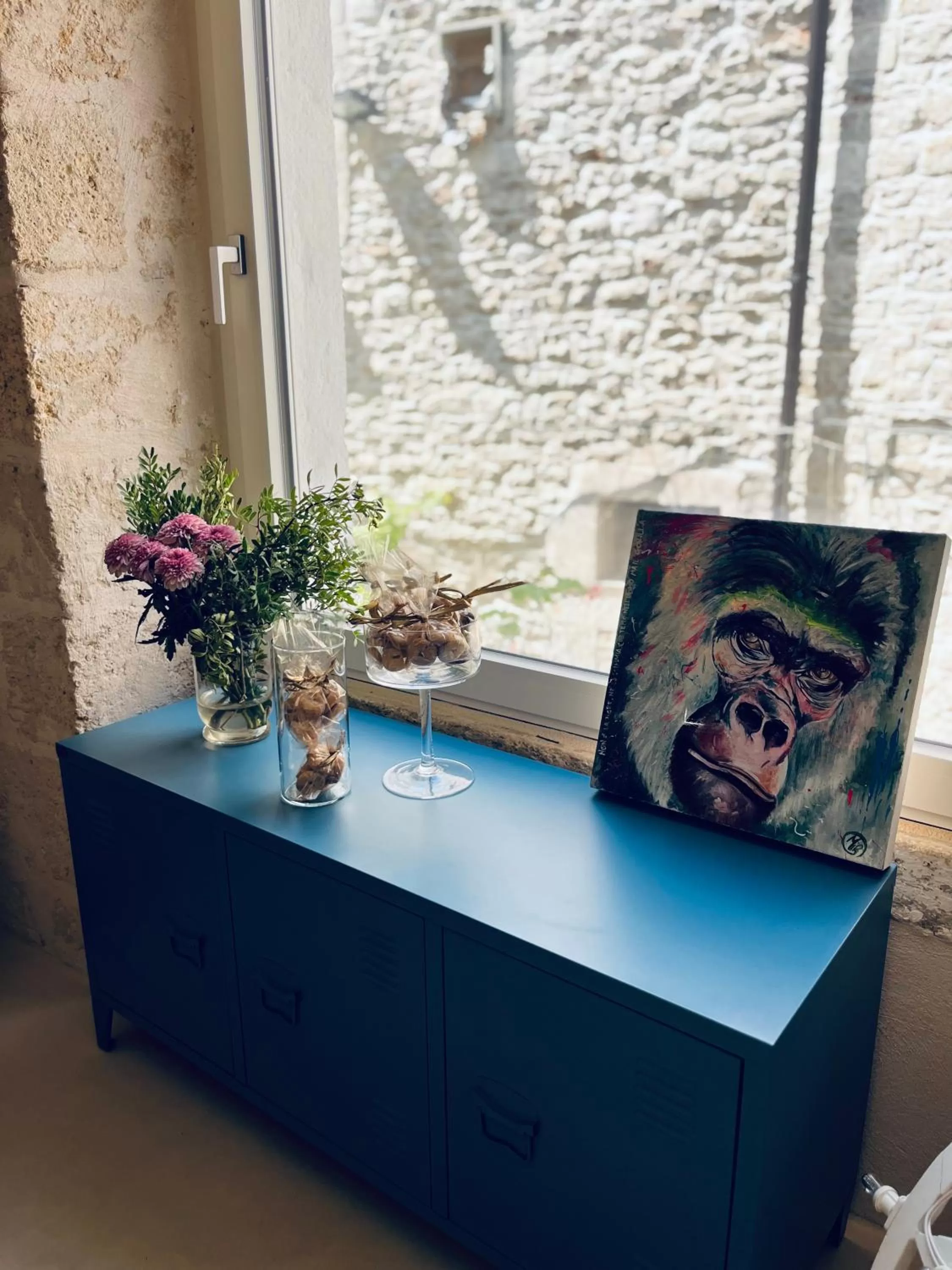 Hydria guest house art gallery