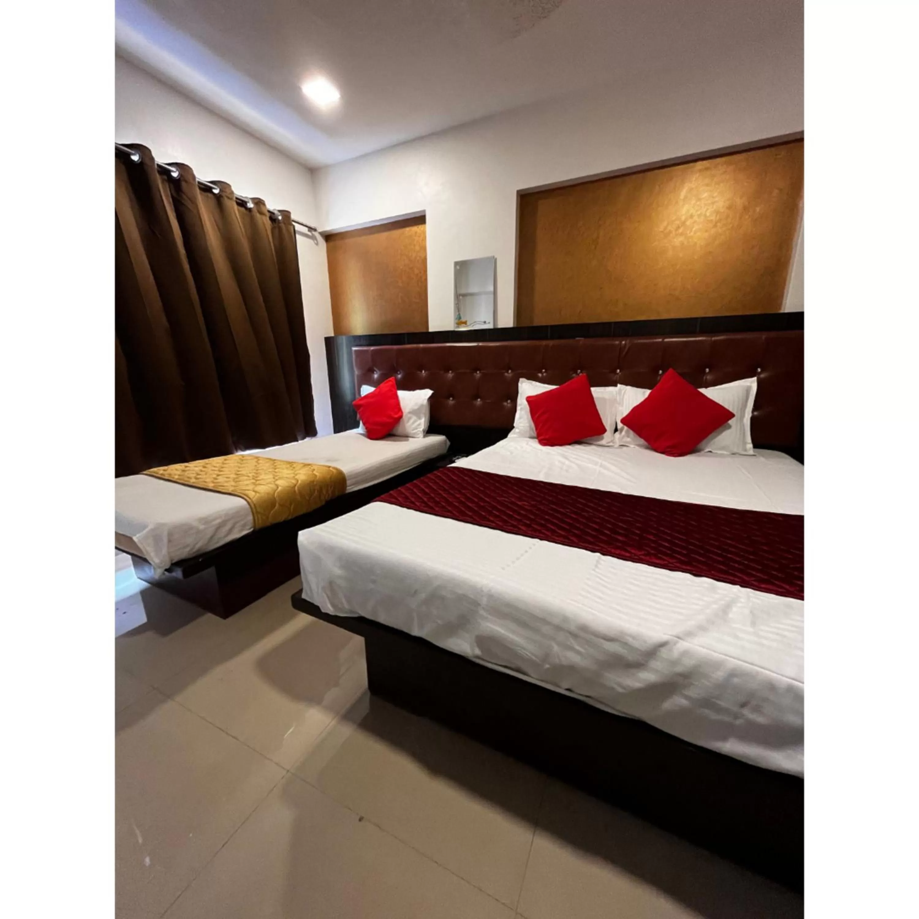 Bedroom, Bed in Hotel Borivali Executive - Near Borivali Railway Station