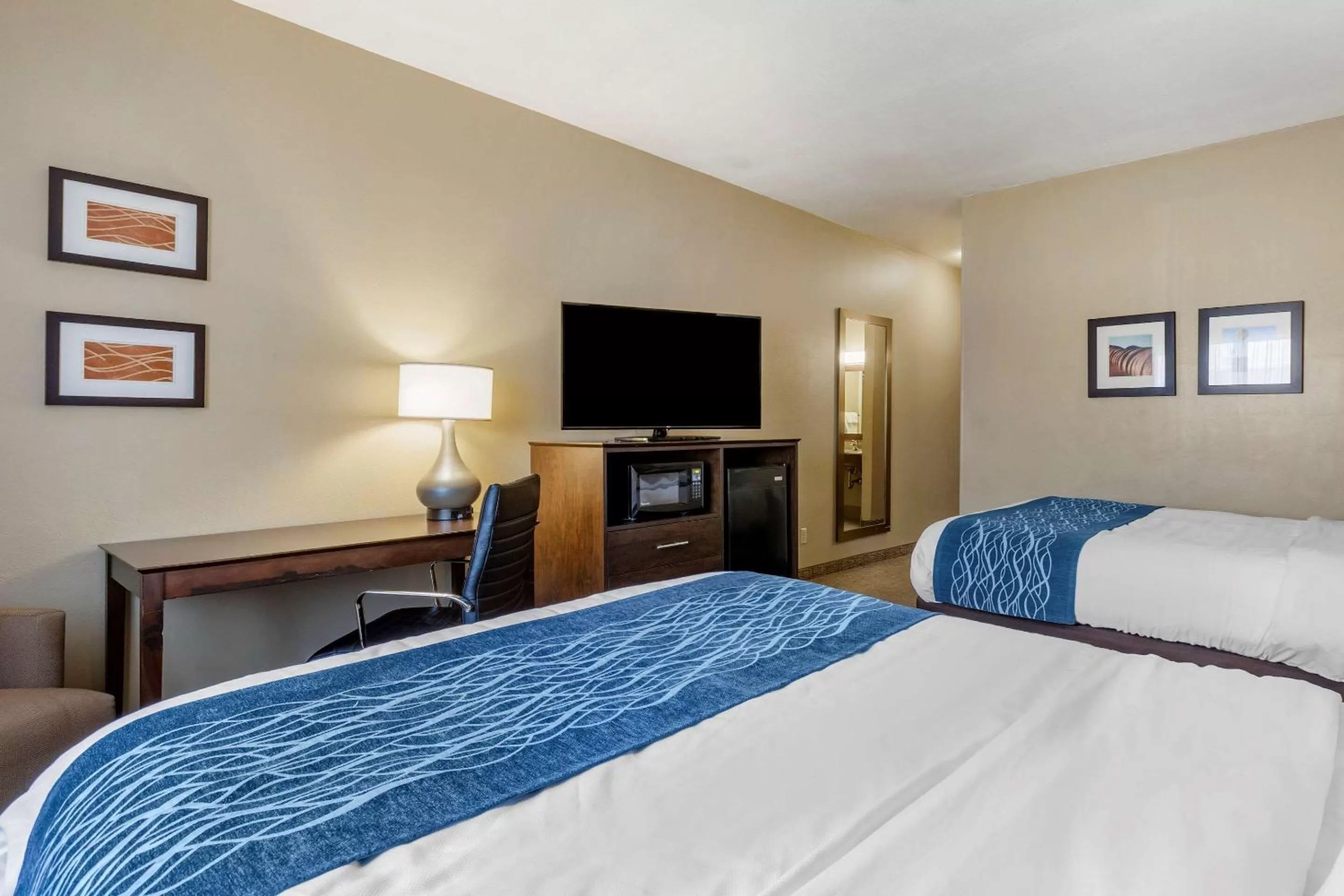 Bedroom, Bed in Comfort Inn & Suites Waterloo - Cedar Falls