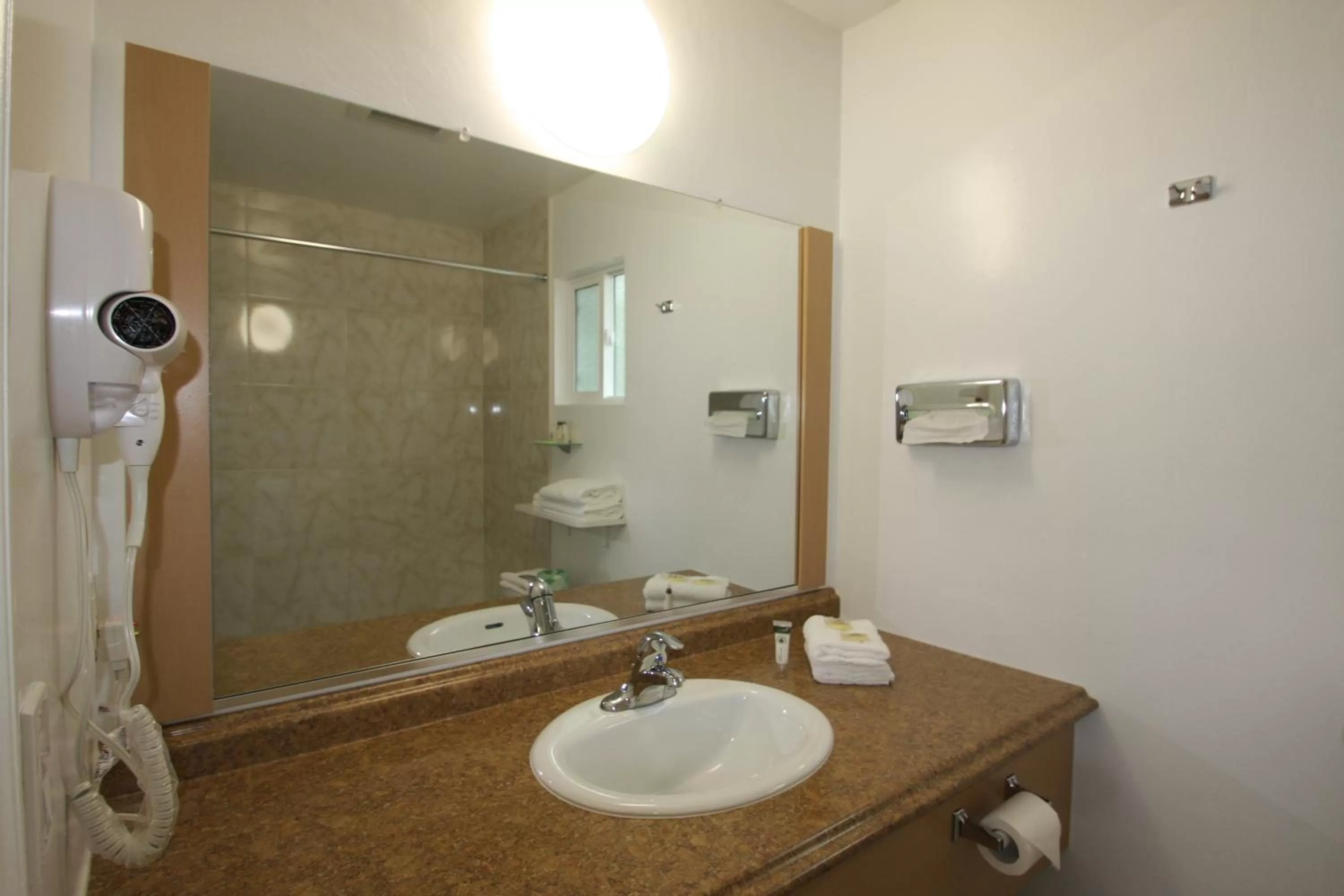 Bathroom in Redwood Inn