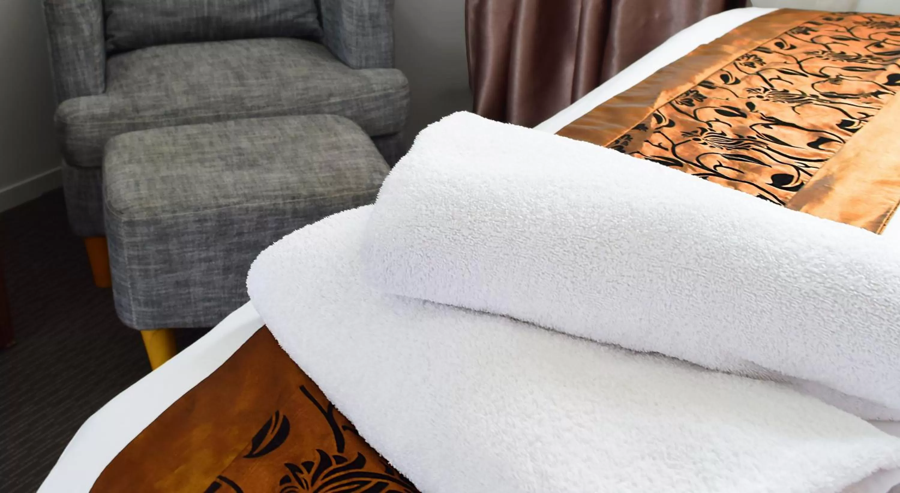 Decorative detail, Bed in Tamworth City Motel