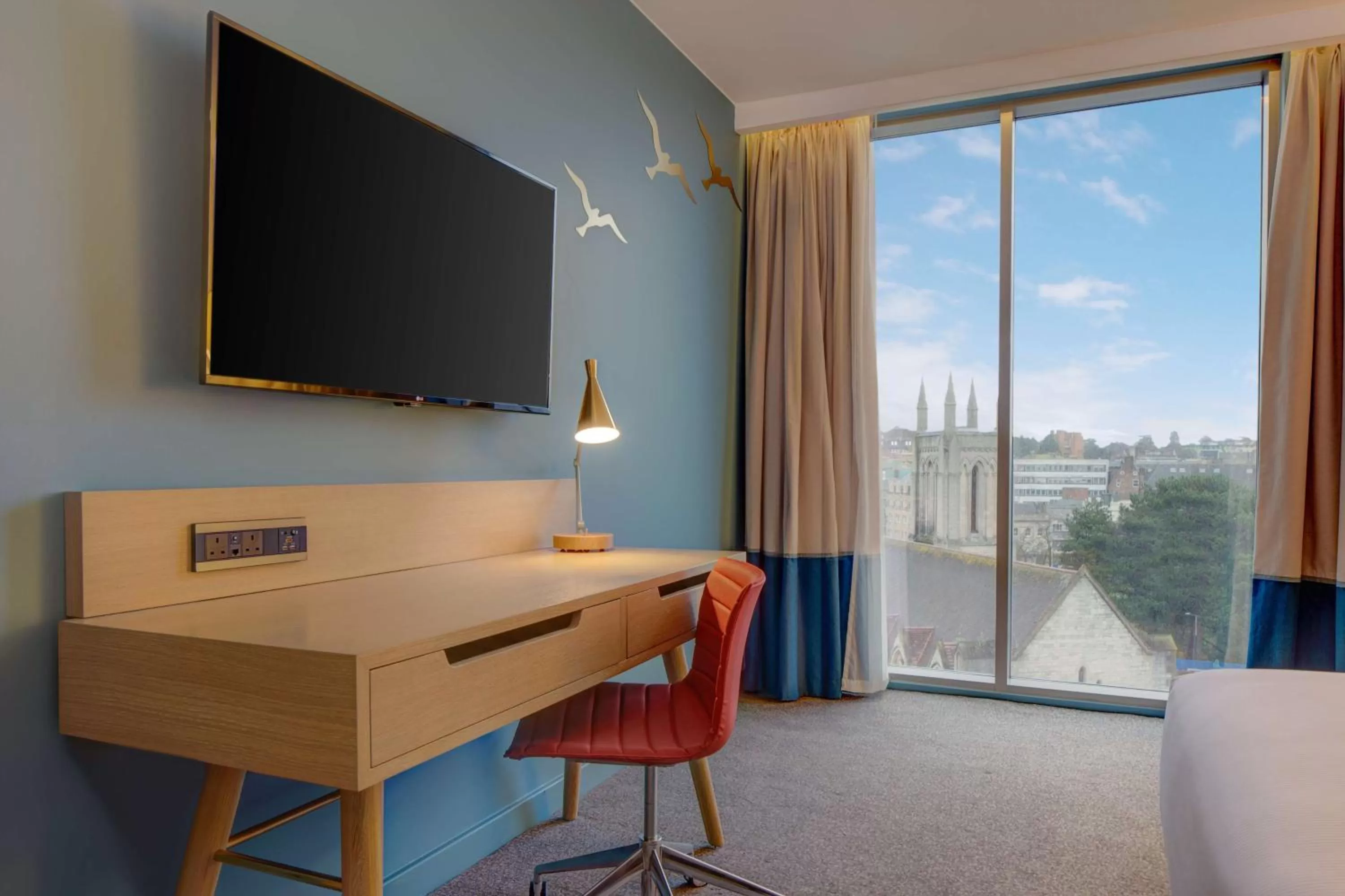 TV and multimedia in Hilton Bournemouth