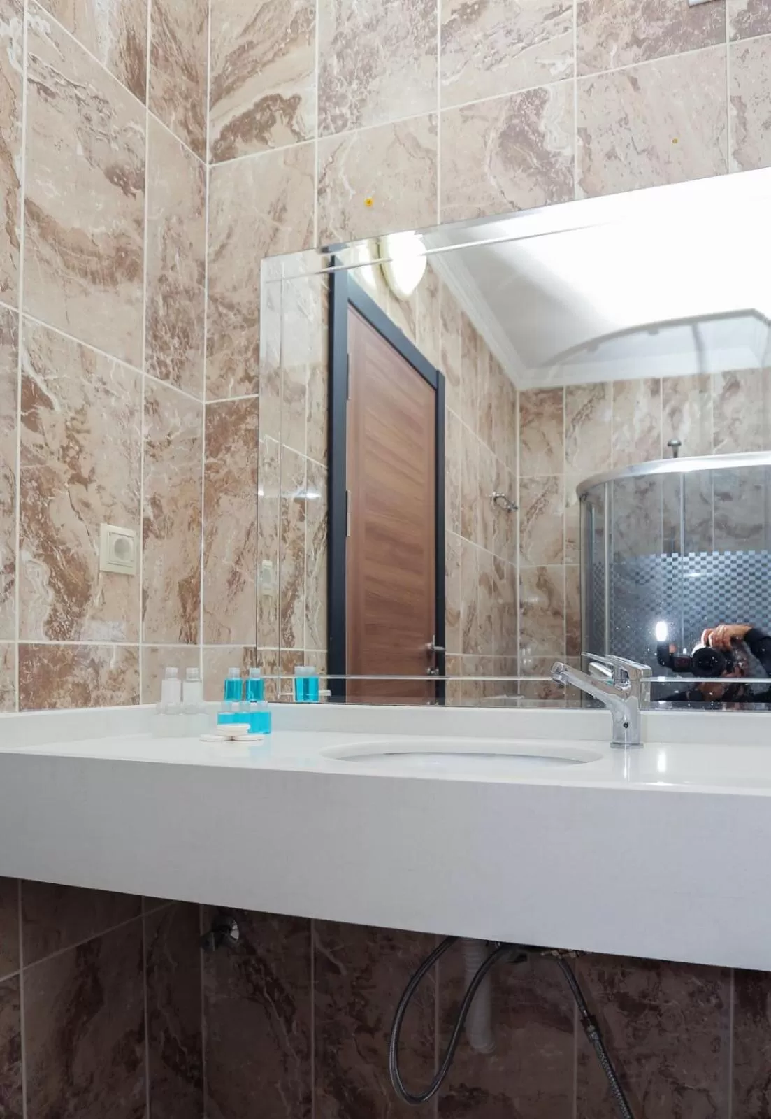 Shower in Yılmaz Suit Apartments