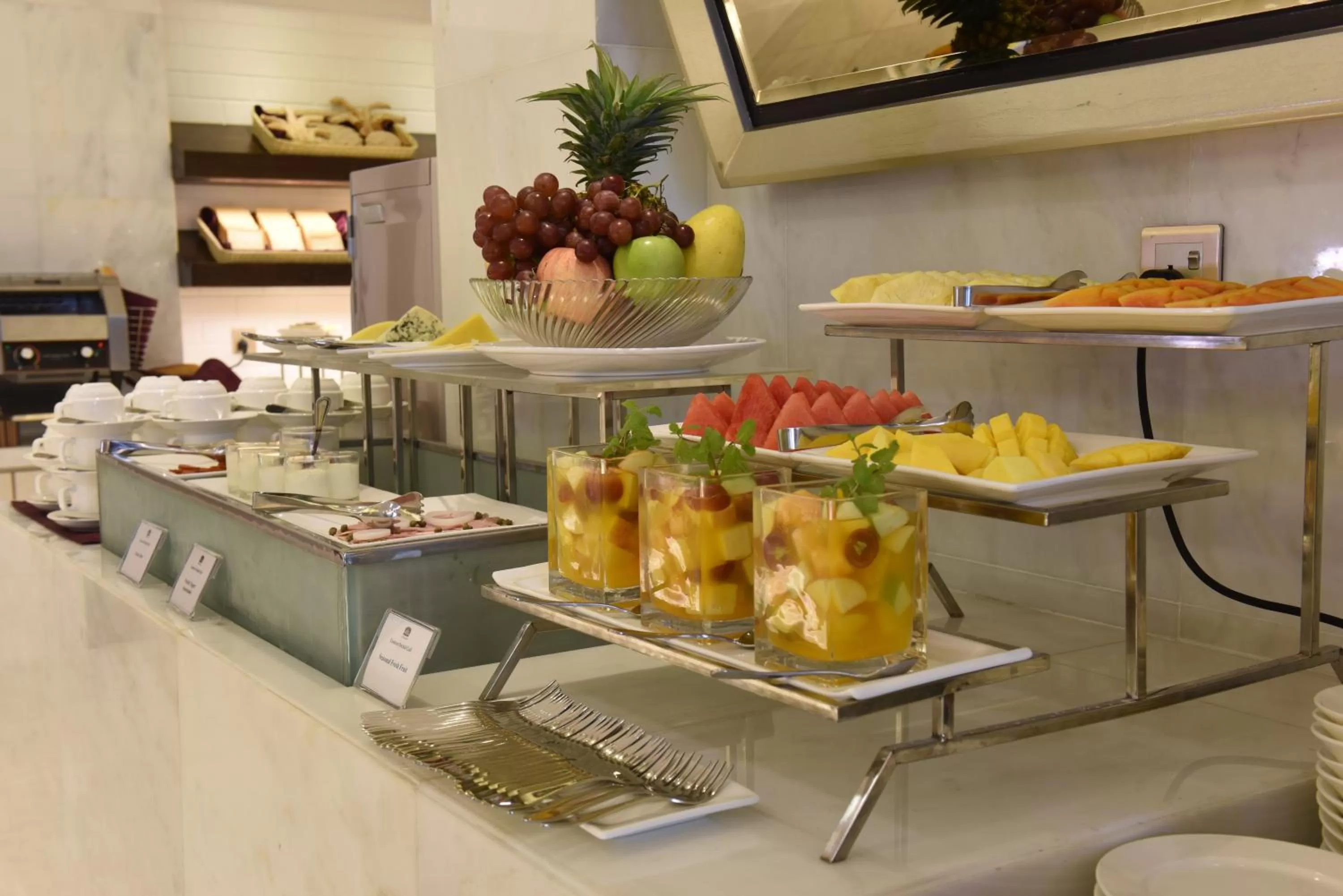 Restaurant/places to eat in Best Western Chinatown Hotel