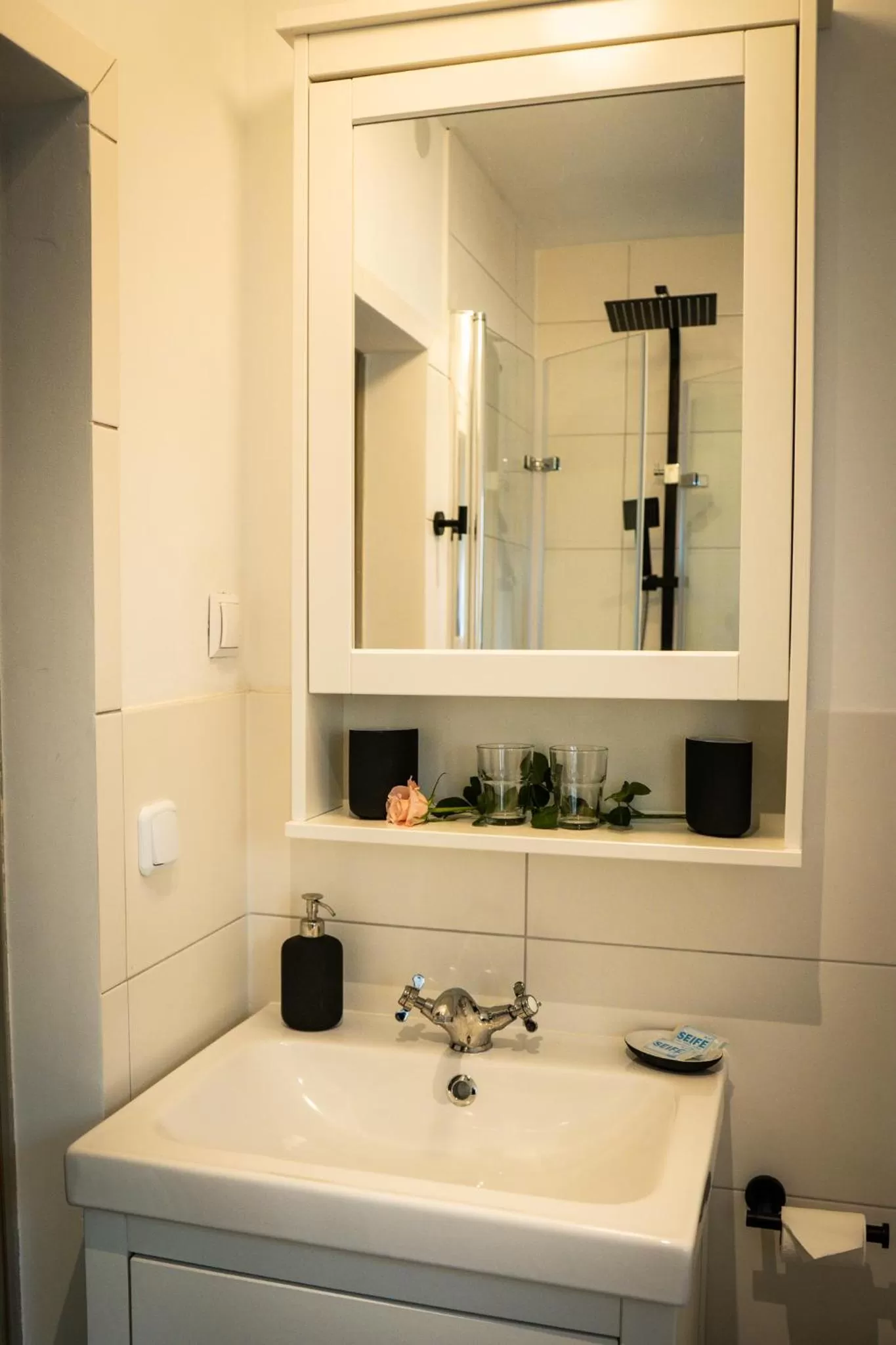 Shower in Riverside Inn