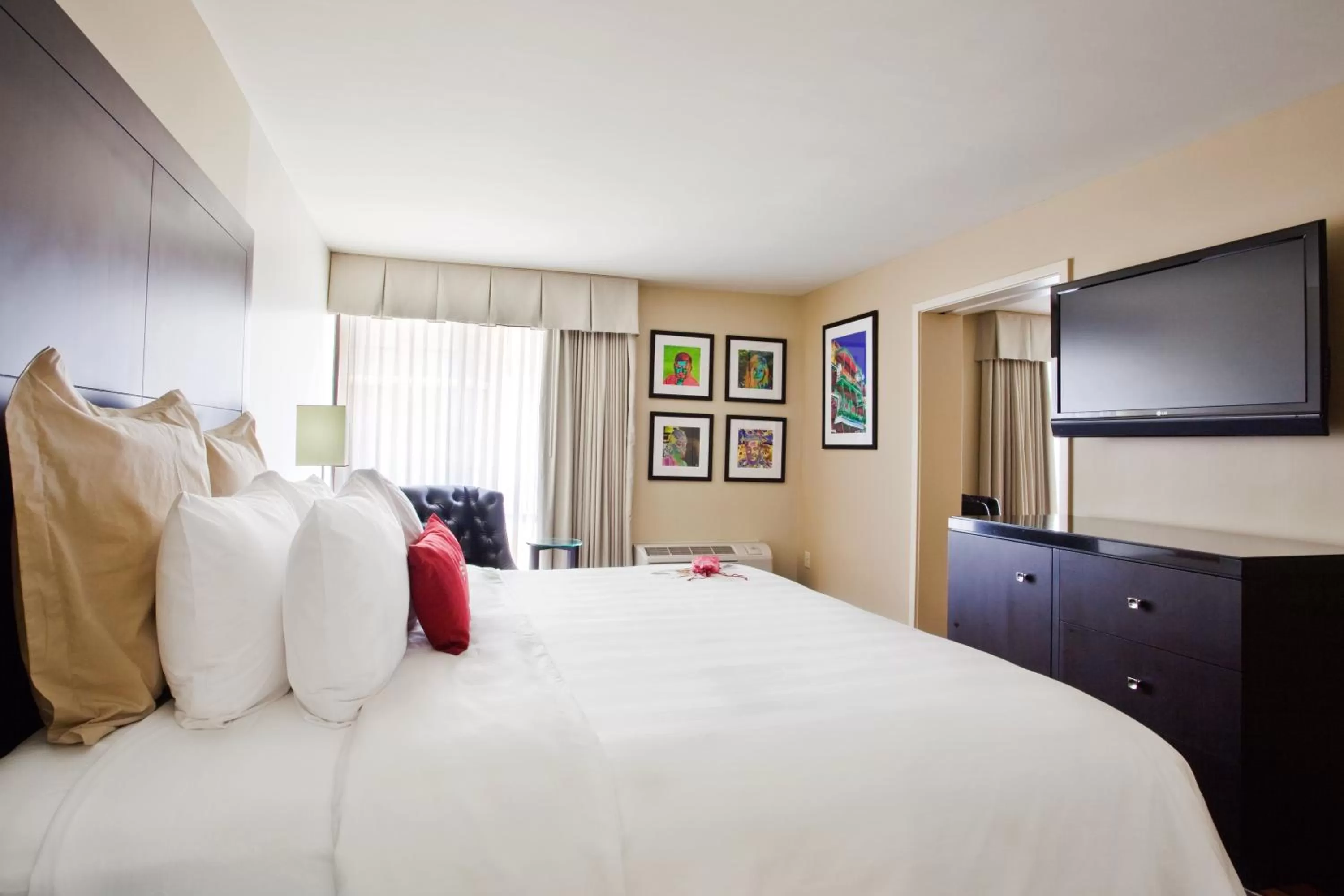 One-Bedroom King Suite in Wyndham New Orleans Airport & Conference Center
