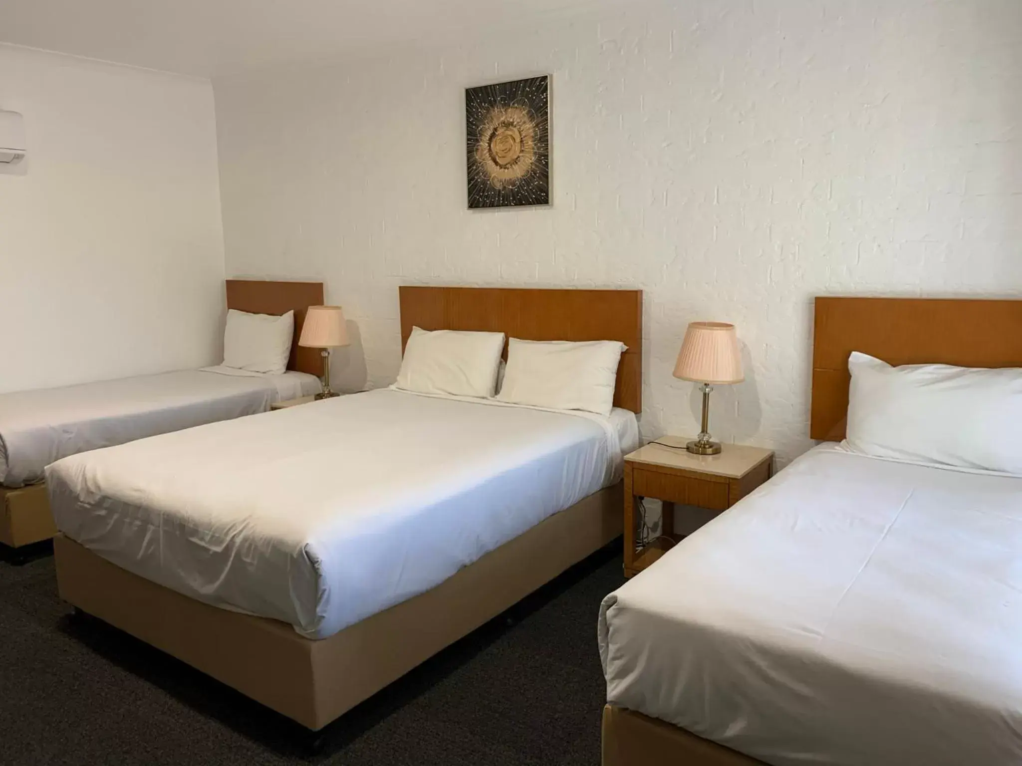 Family Room in Swaggers Motor Inn Family Room in Swaggers Motor Inn