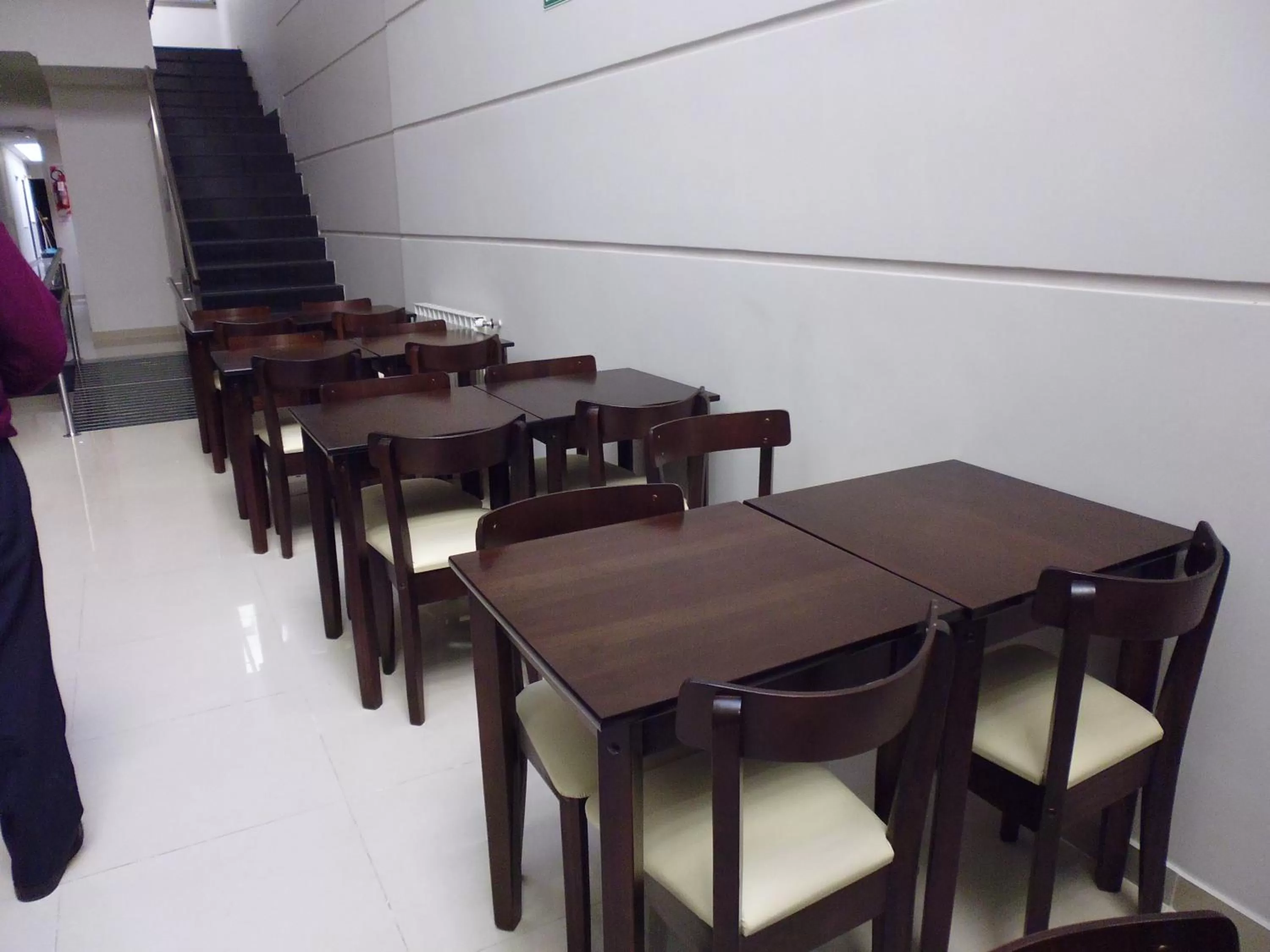 Restaurant/Places to Eat in Hotel Athos