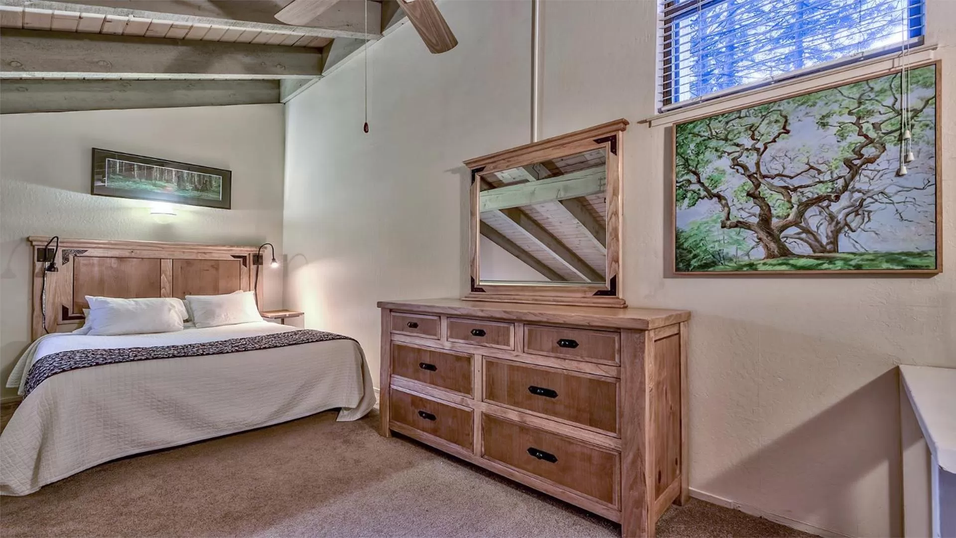 Bed in Lakeland Village at Heavenly