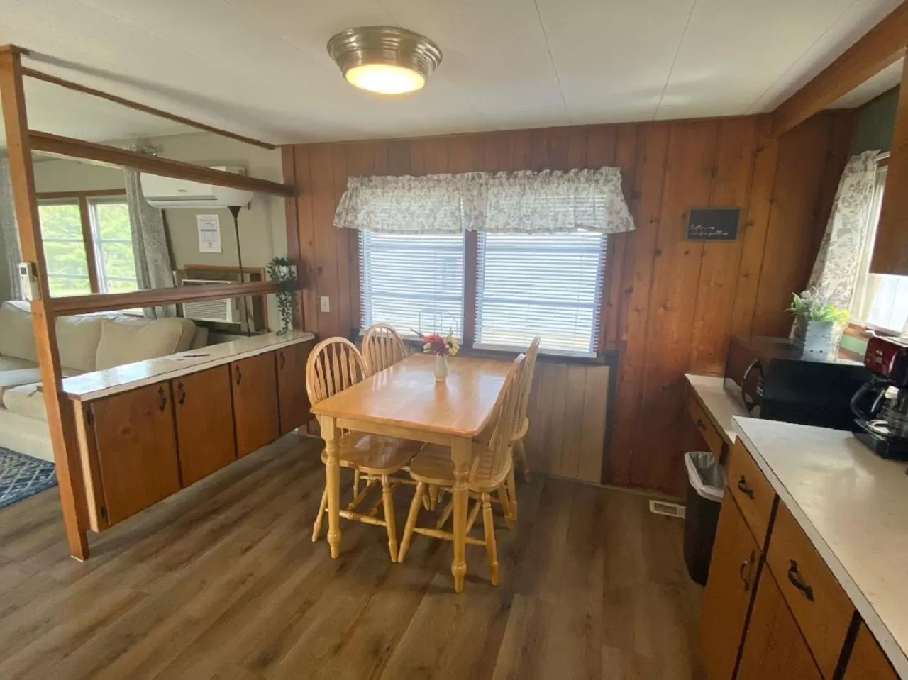 Coffee/tea facilities in Waterway Inn