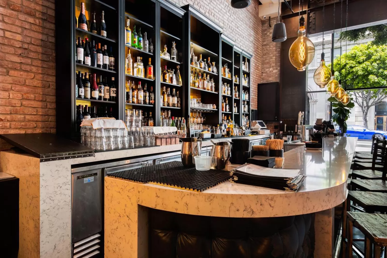 Restaurant/places to eat in The O Hotel, Trademark Collection by Wyndham