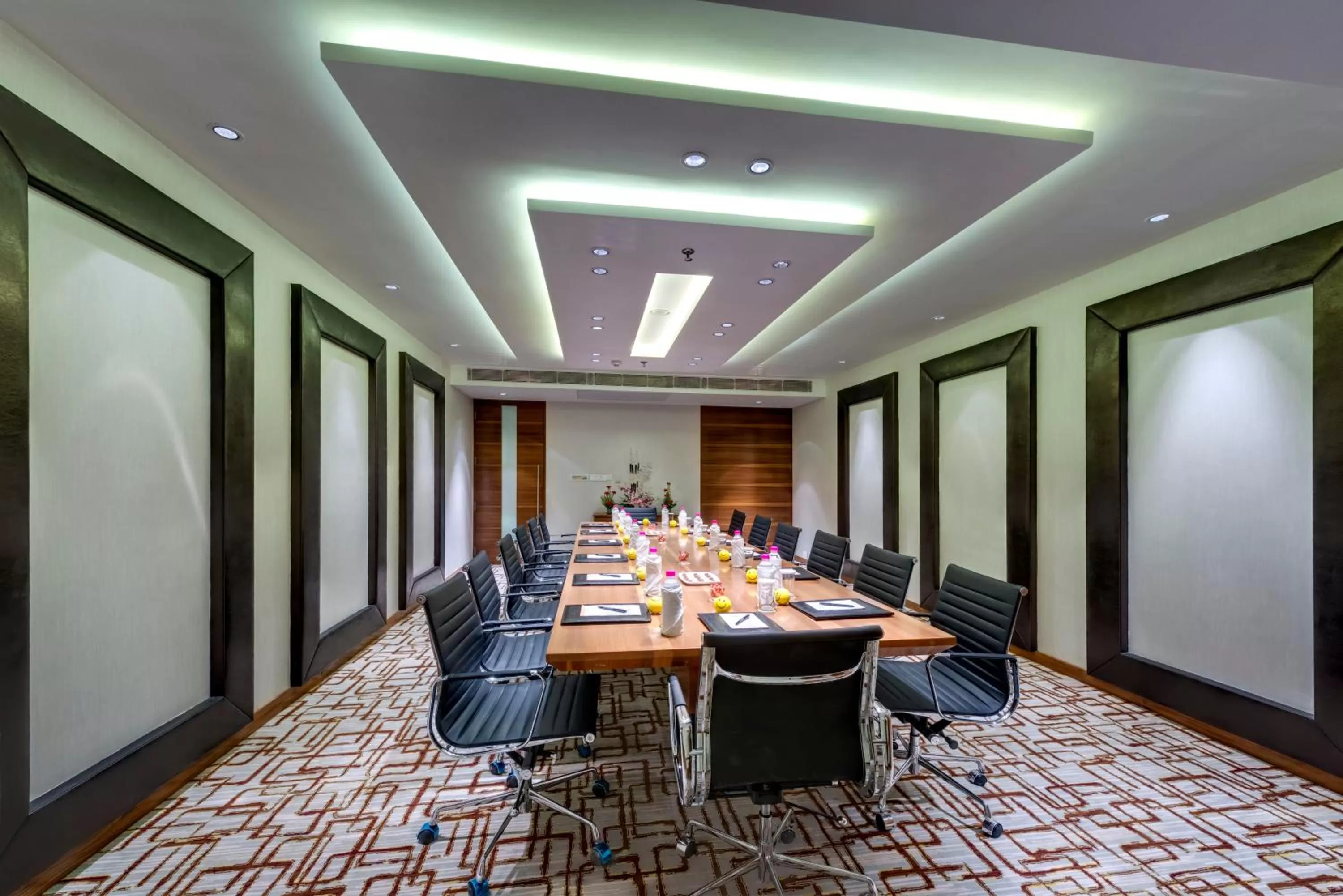 Banquet/Function facilities in Pride Plaza Hotel, Kolkata