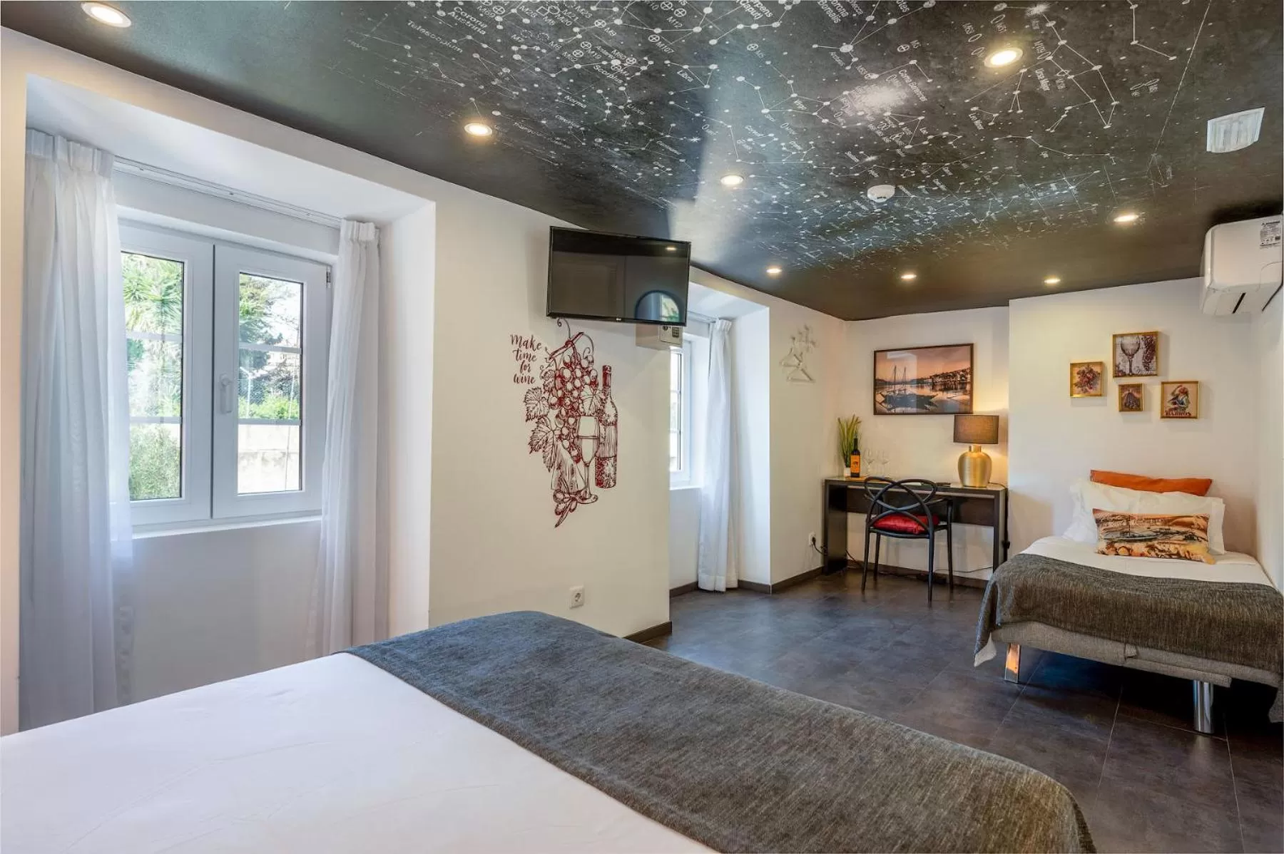 Bed in Lisbon Wine House - Rooms & Suites