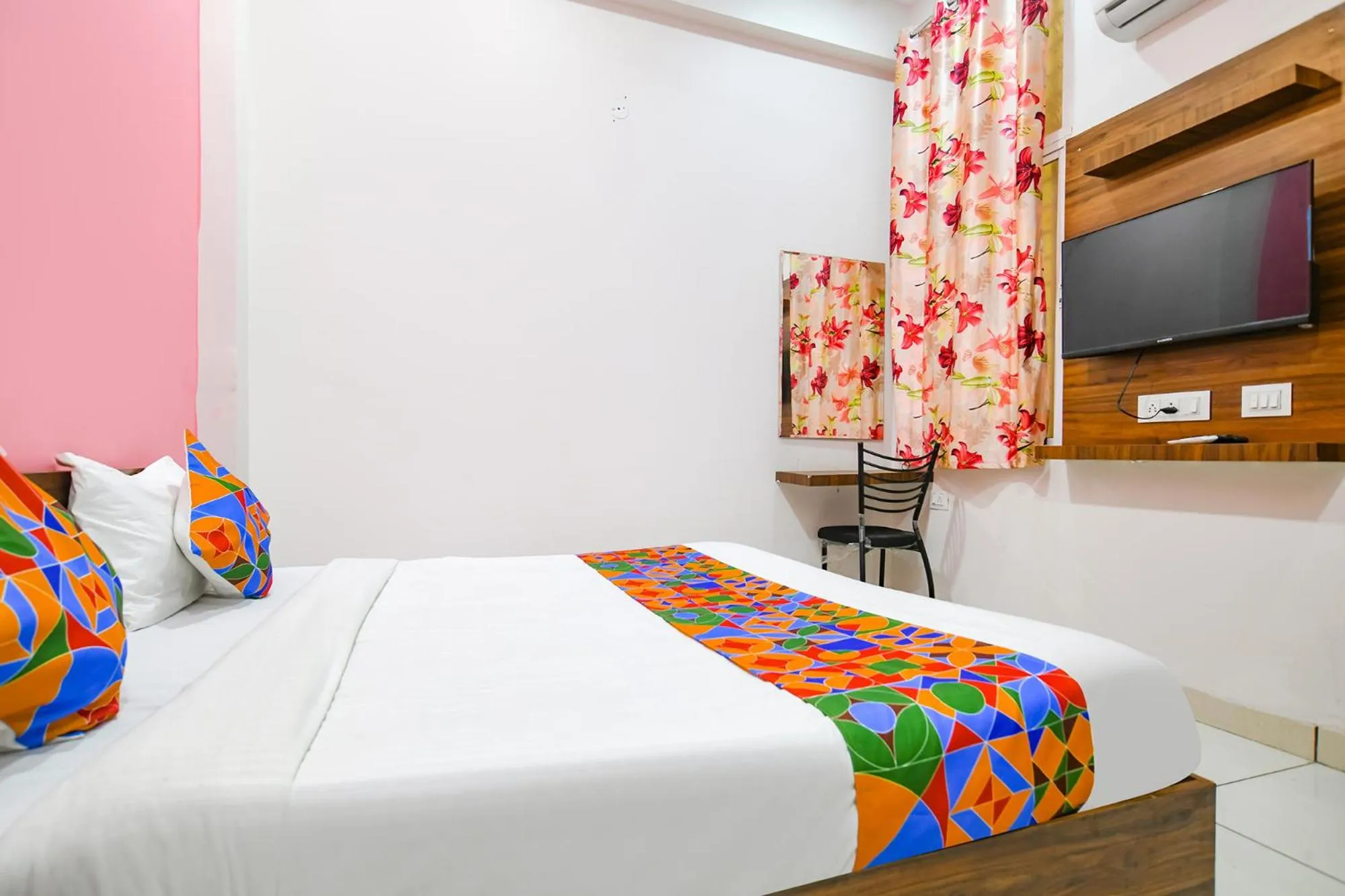 Bed in FabExpress Golden Epoch