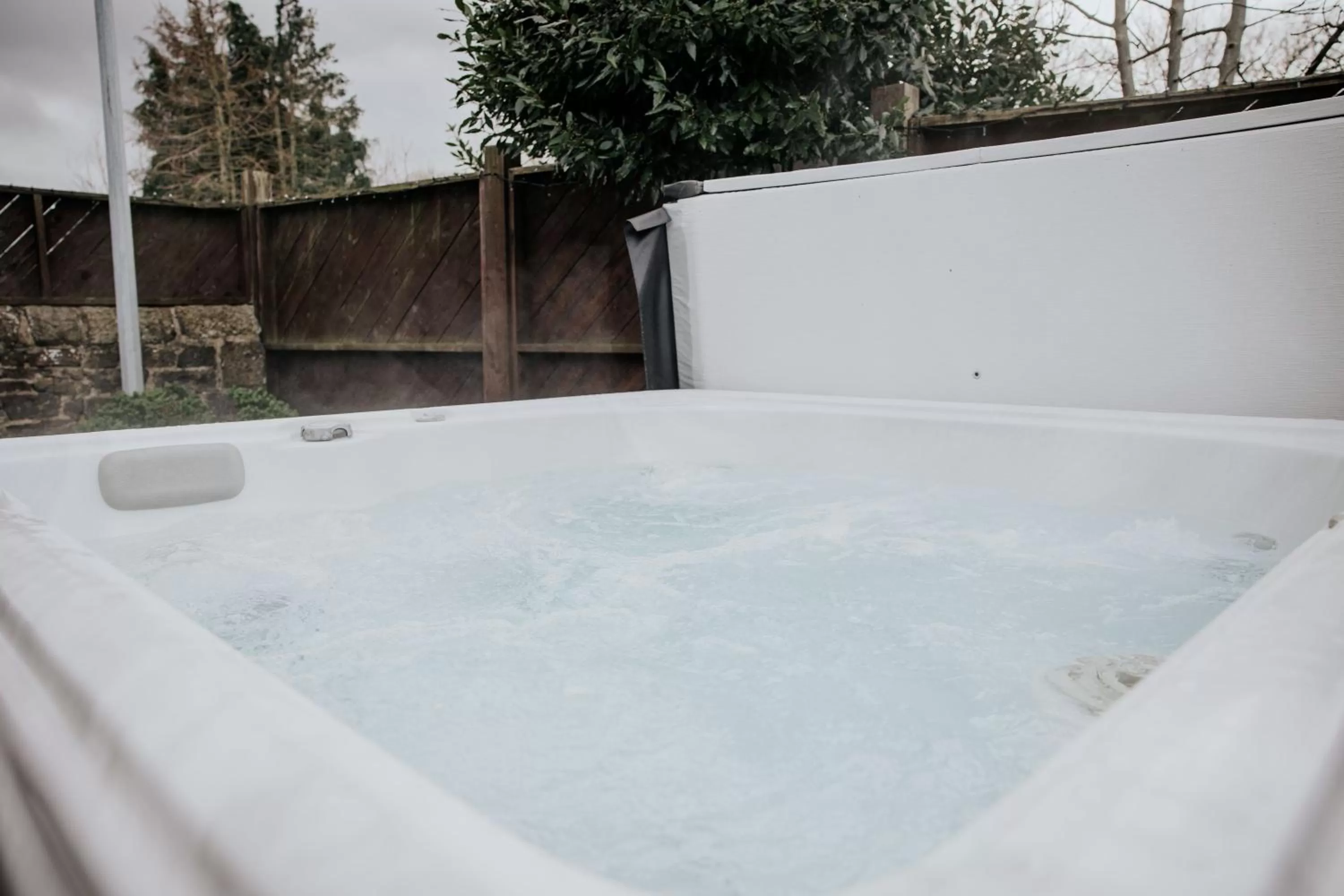 Hot Tub in South Causey Inn