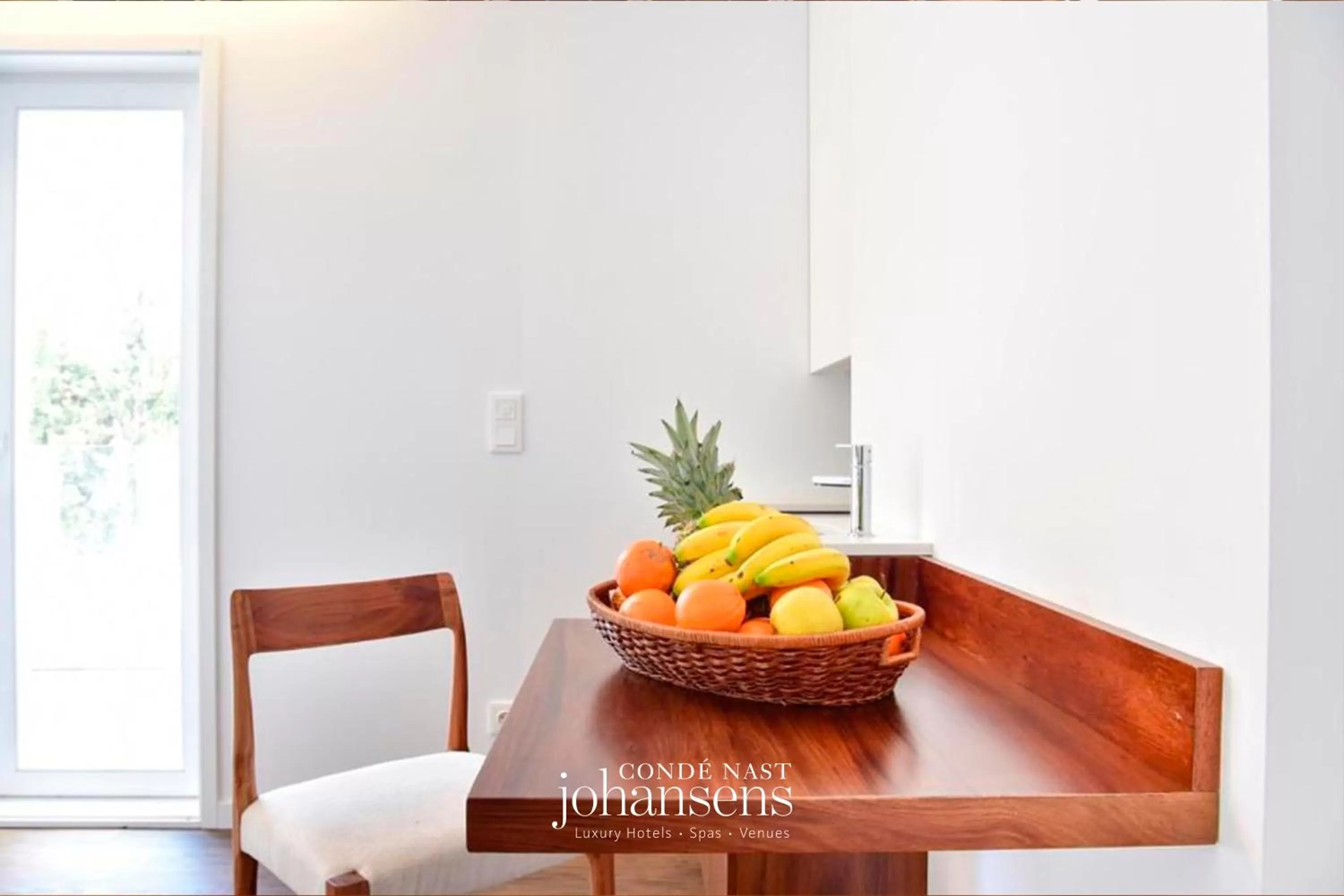 Food and drinks in Casa Melo Alvim - by Unlock Hotels