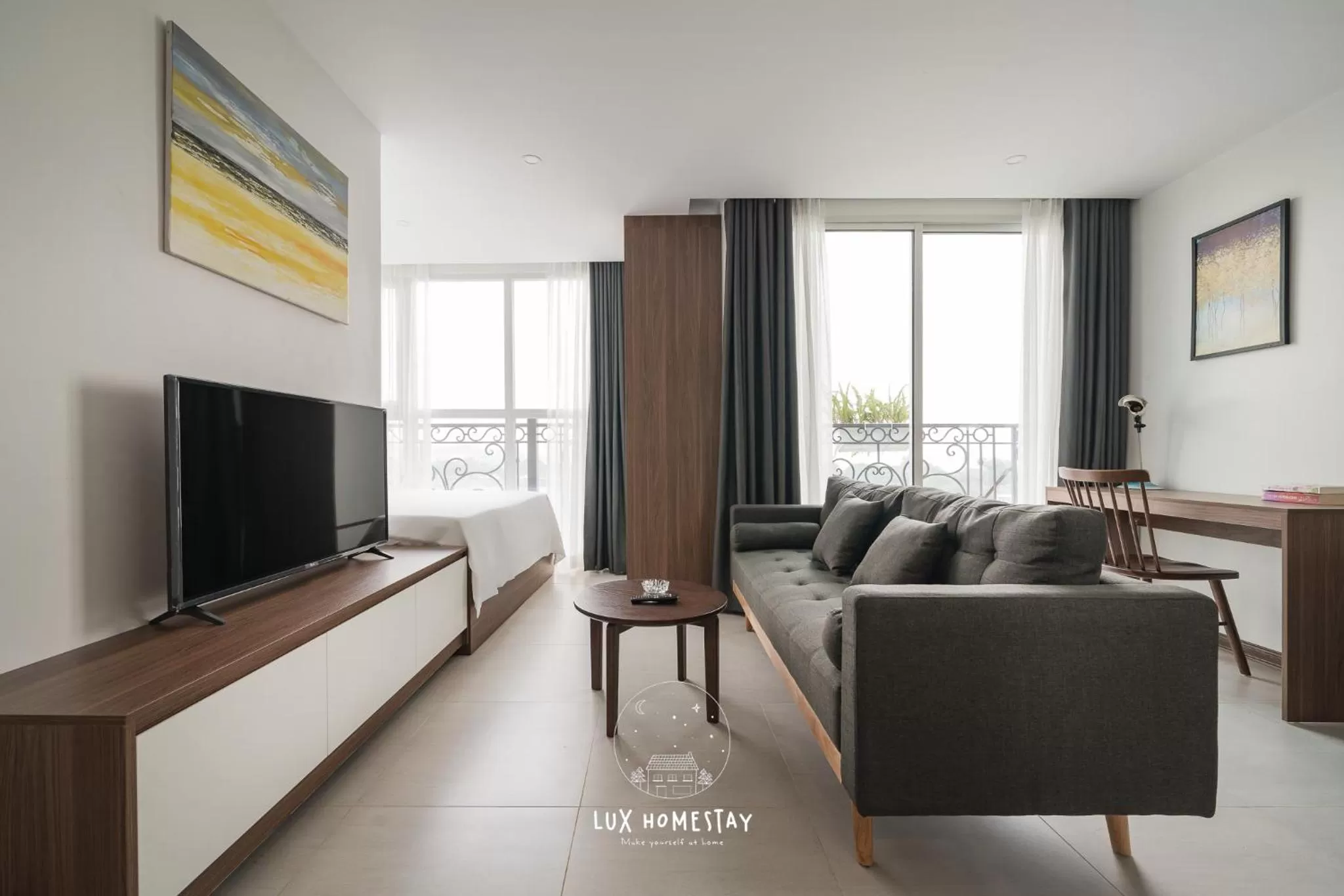 Photo of the whole room in Lux Westlake Studio