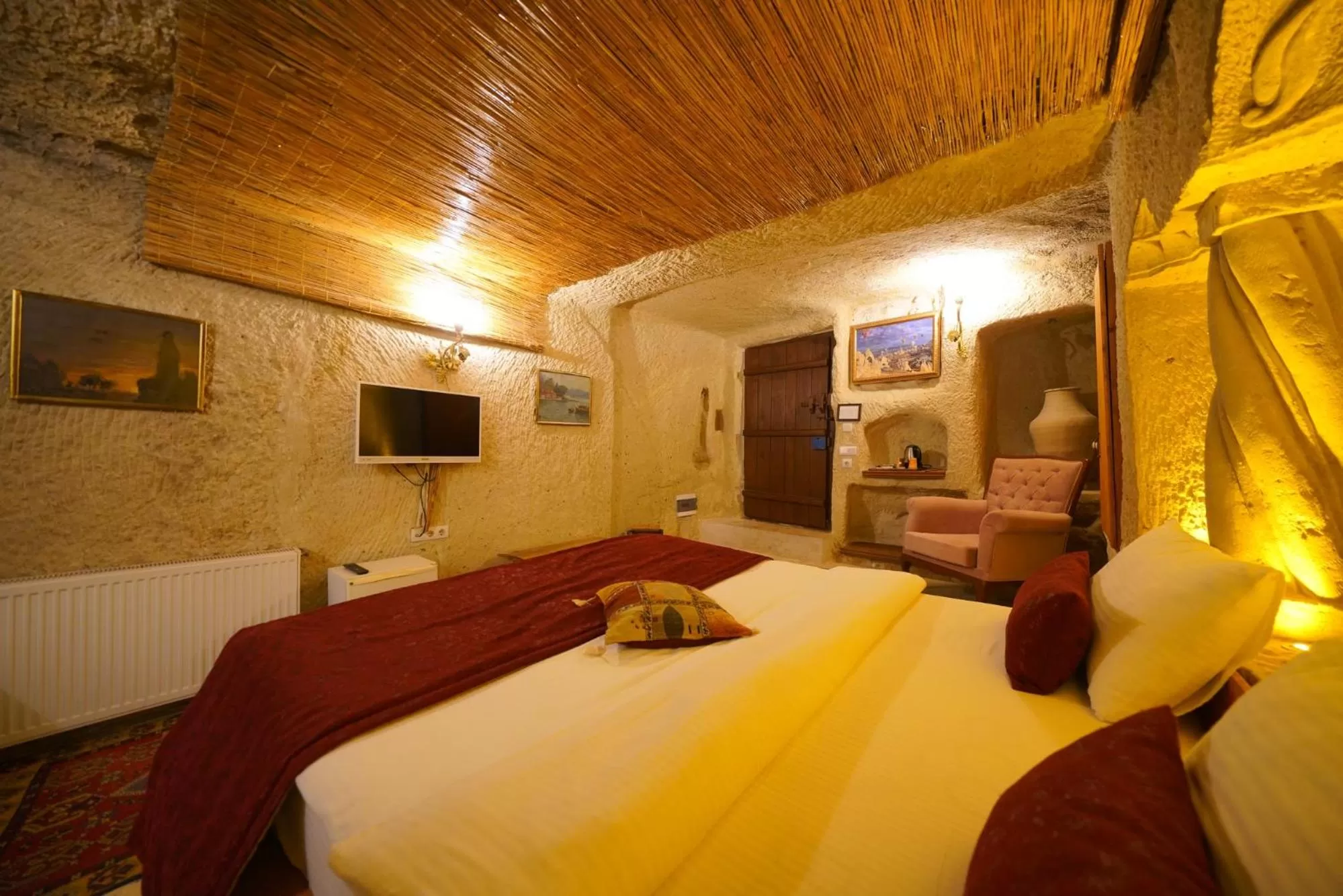 Bedroom, Bed in Cappadocia Nar Cave House & Swimming Pool