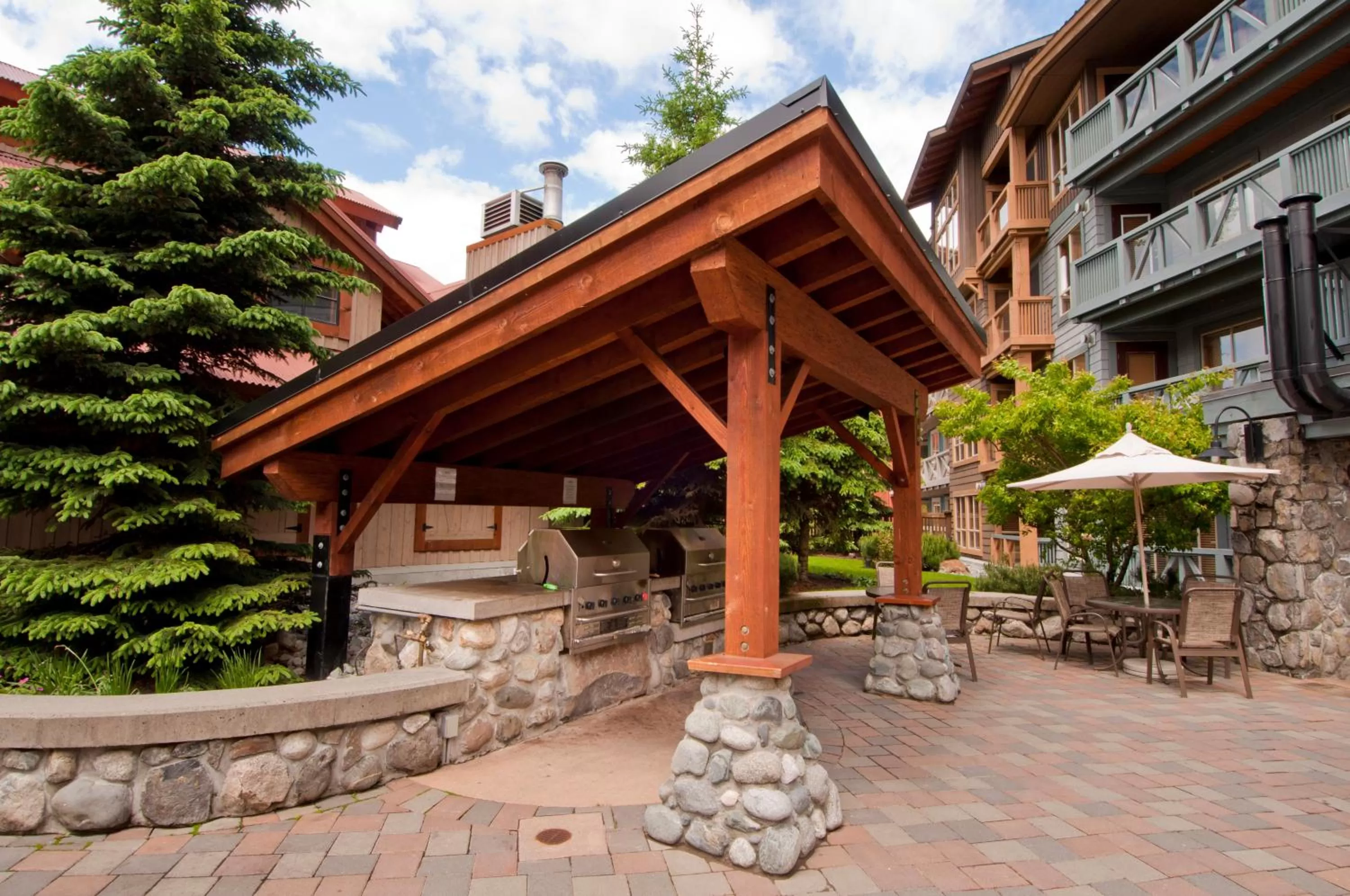 BBQ facilities in Legends Whistler, by Lodging Ovations