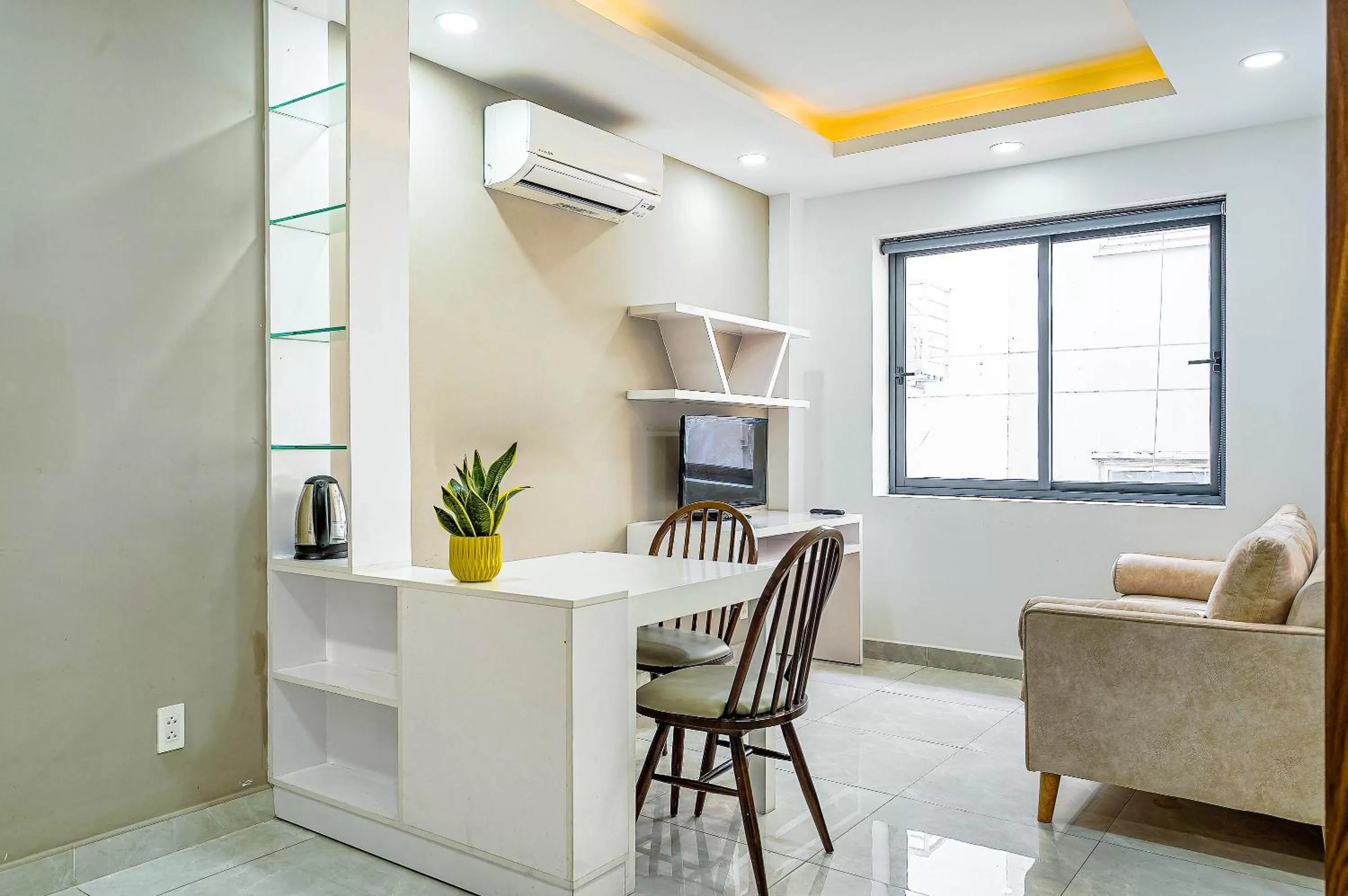 TV and multimedia in Spring Hill Apartment -The High Class