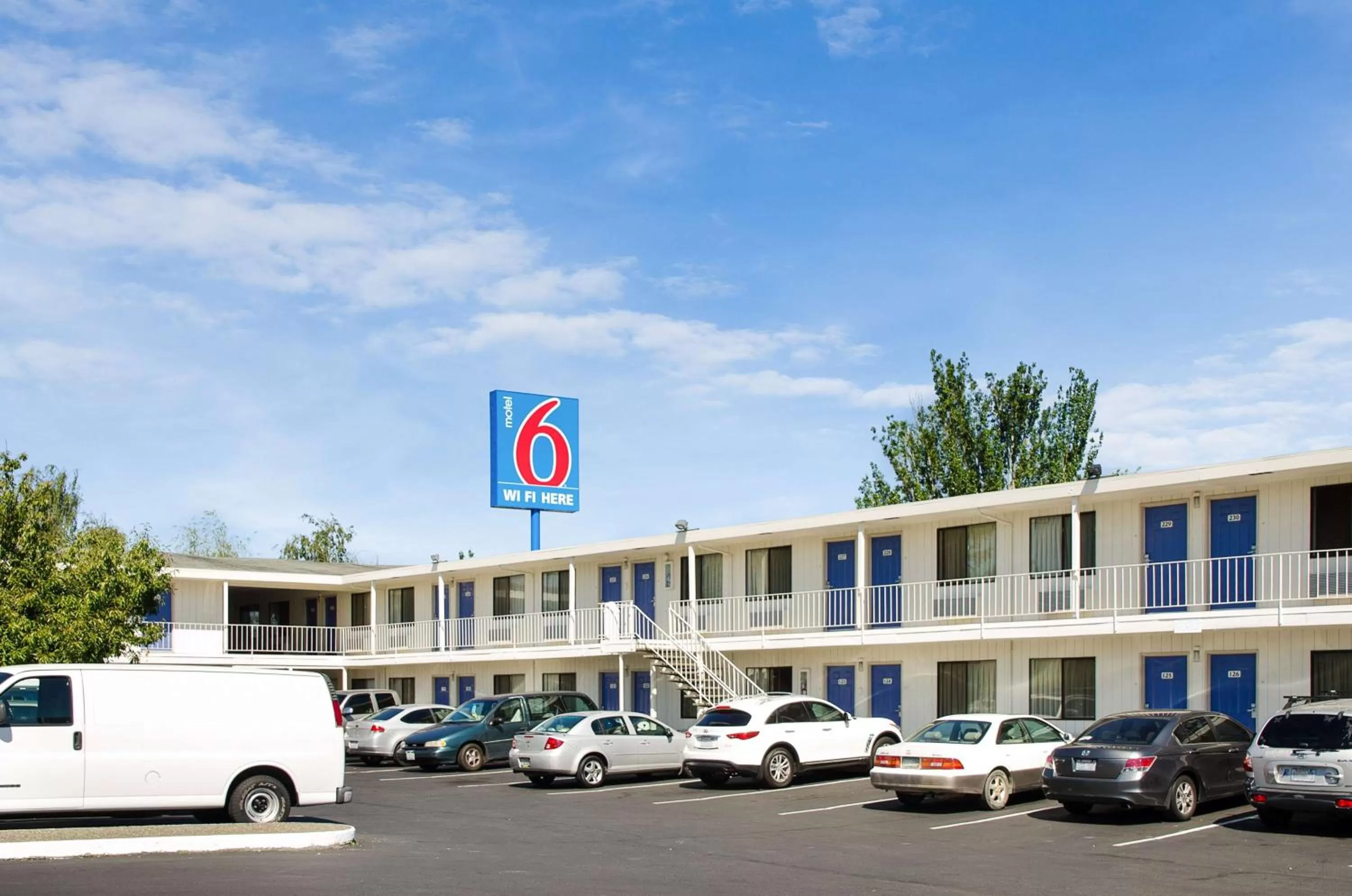 Property building in Motel 6-Tacoma, WA - Fife