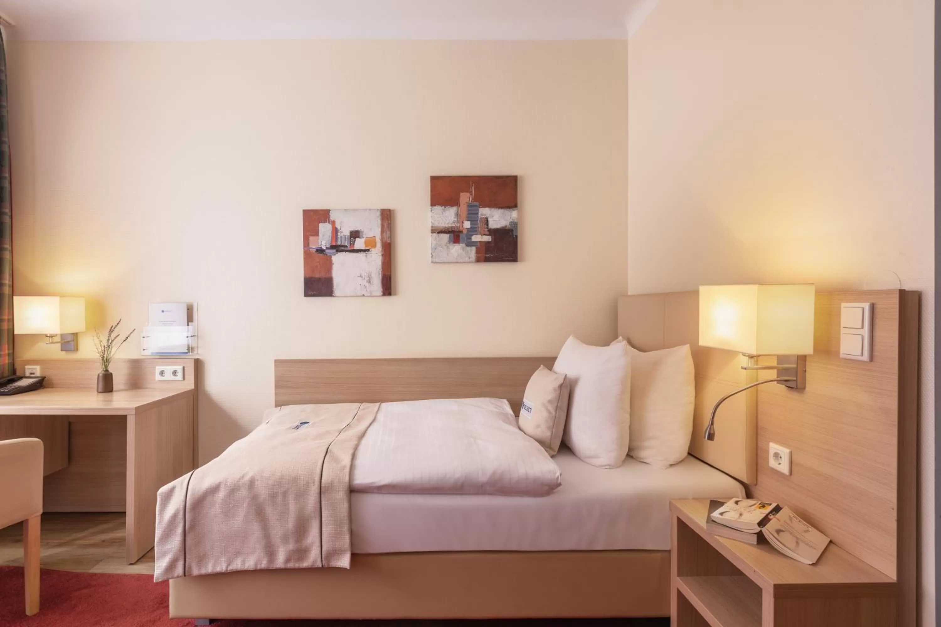 Single Room in Garner Hotel Hamburg - Wandsbek Marktplatz by IHG