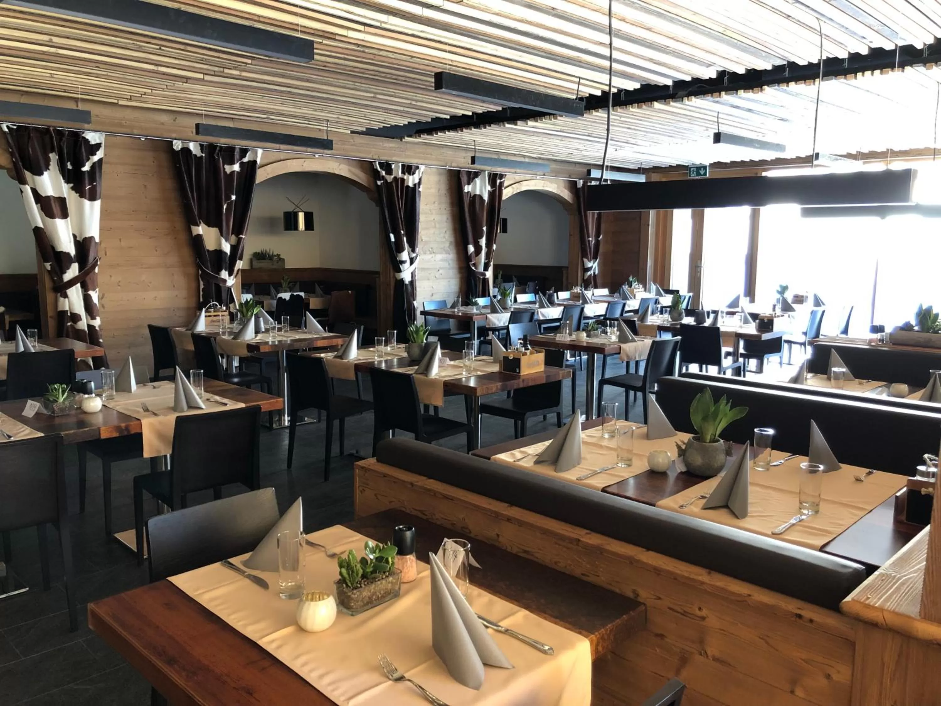 Restaurant/places to eat in Catrina Resort