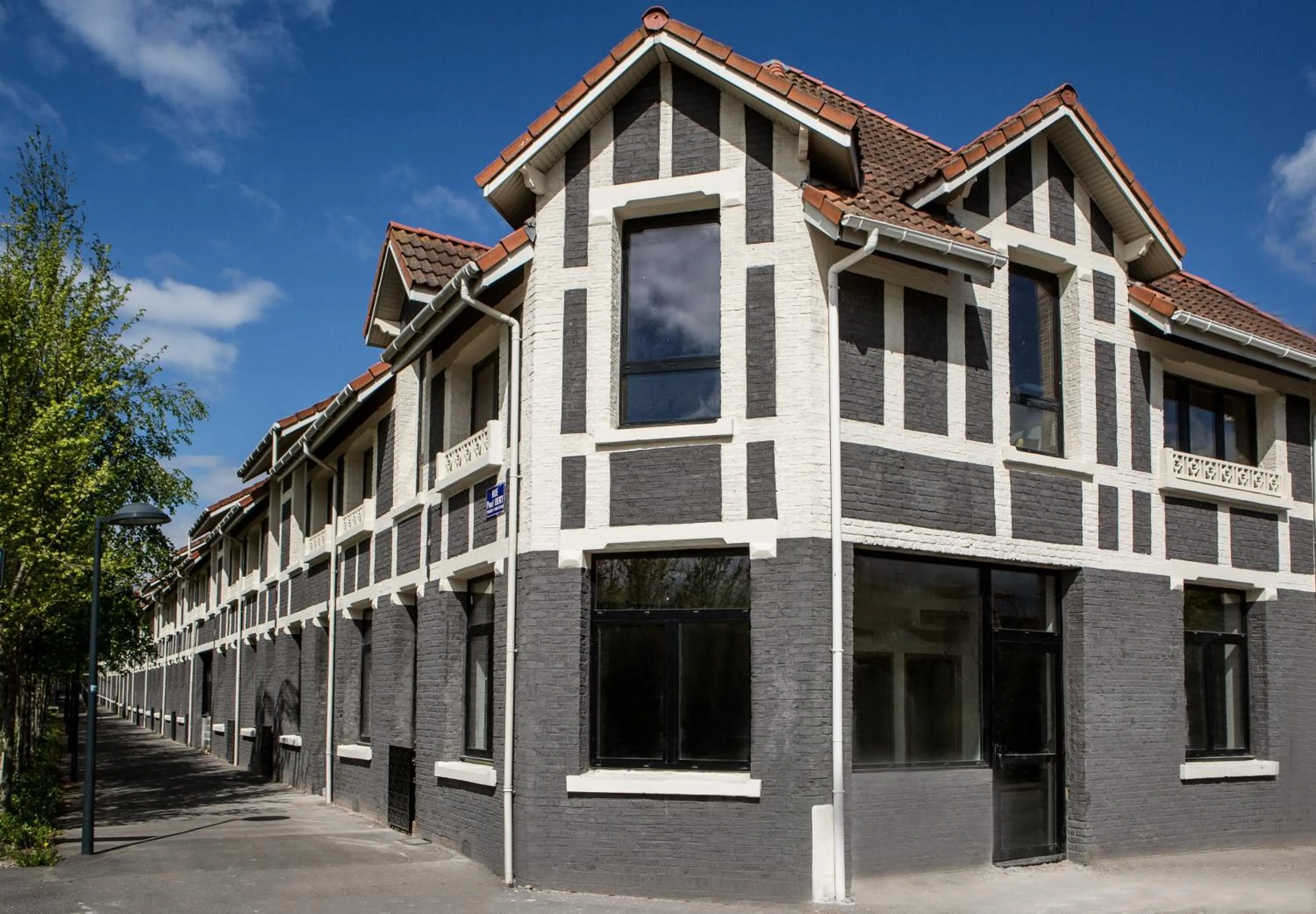 Facade/entrance in Hôtel Louvre-Lens - Esprit de France