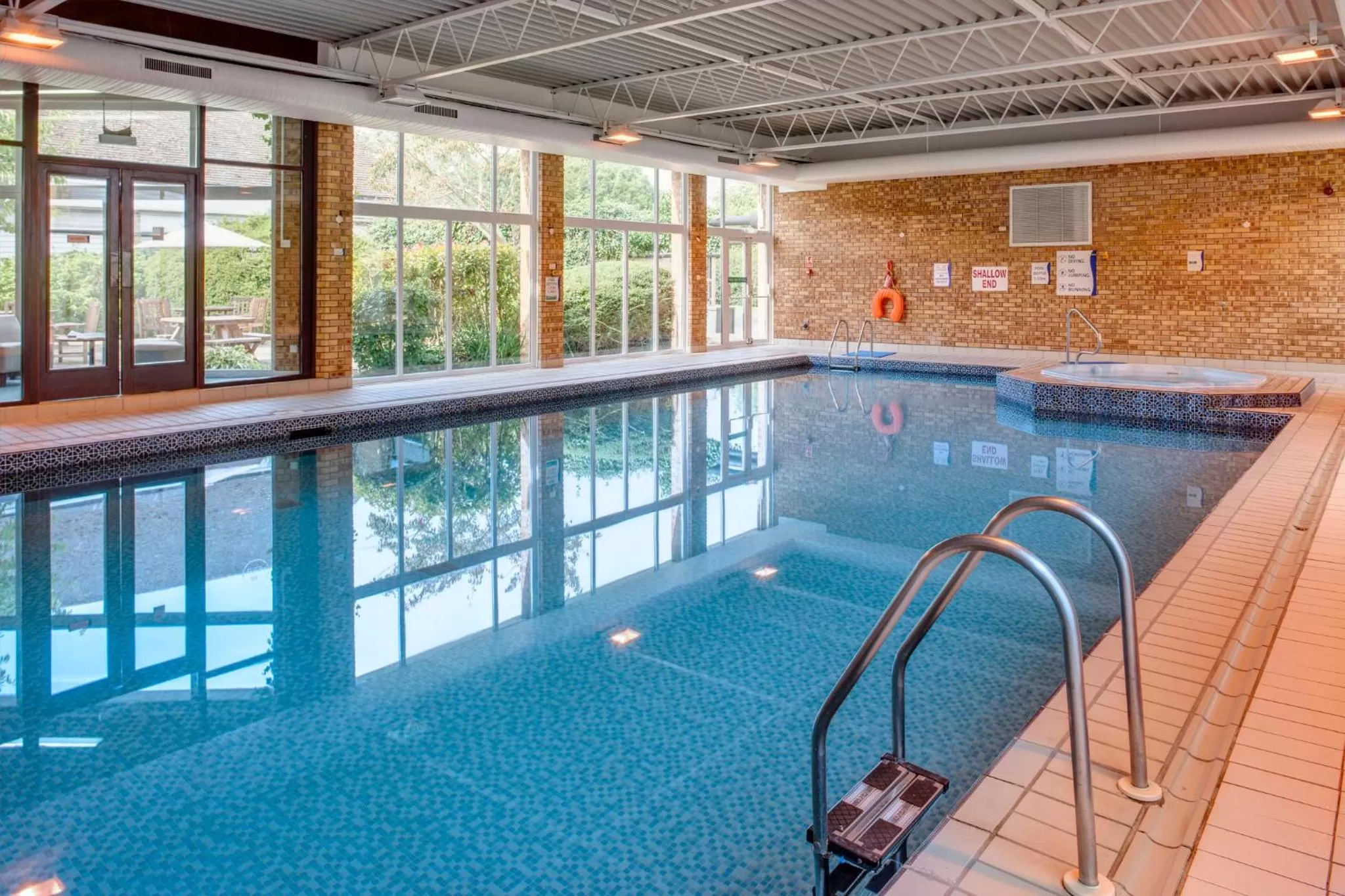 Swimming pool in Holiday Inn Swindon by IHG