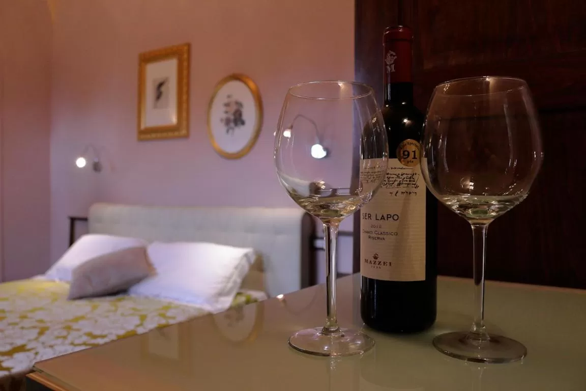 Decorative detail, Bed in Relais Montemaggiore