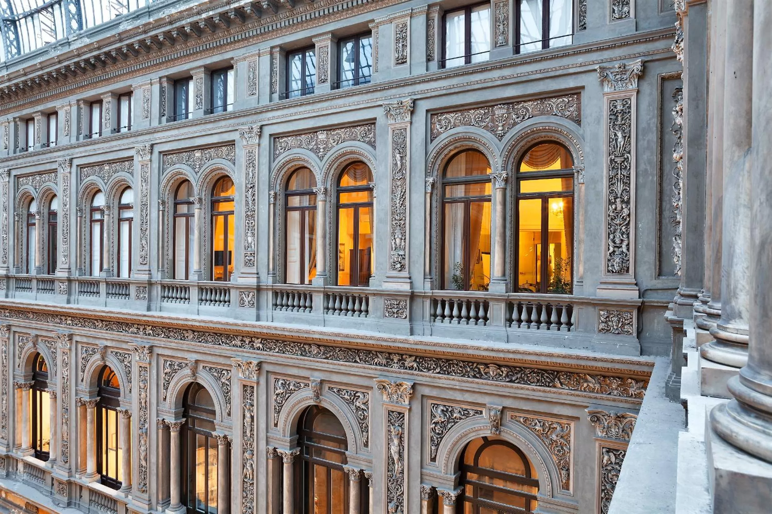 Facade/entrance in Hotel Art Resort Galleria Umberto