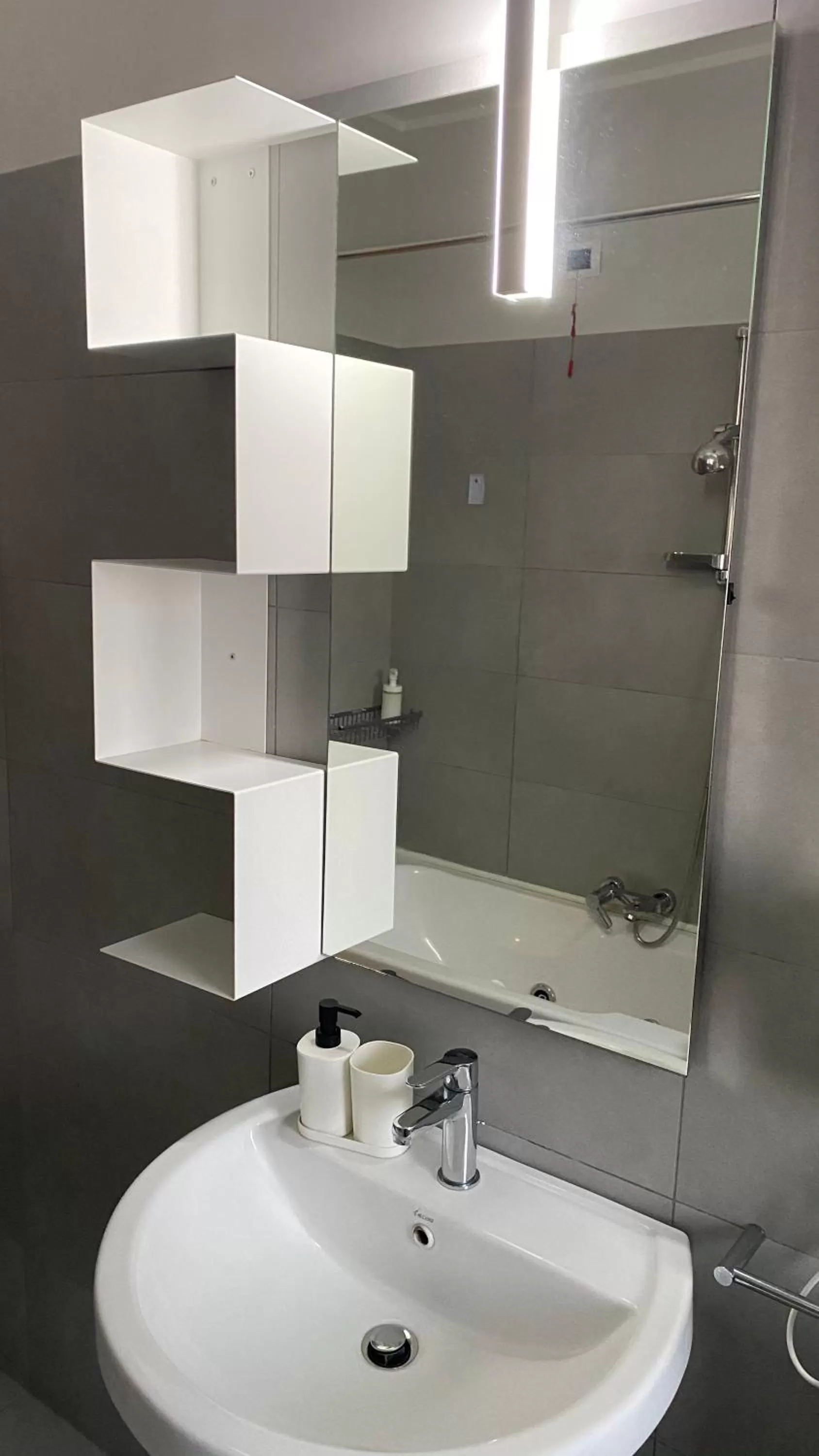 Bathroom in Victoria Hotel