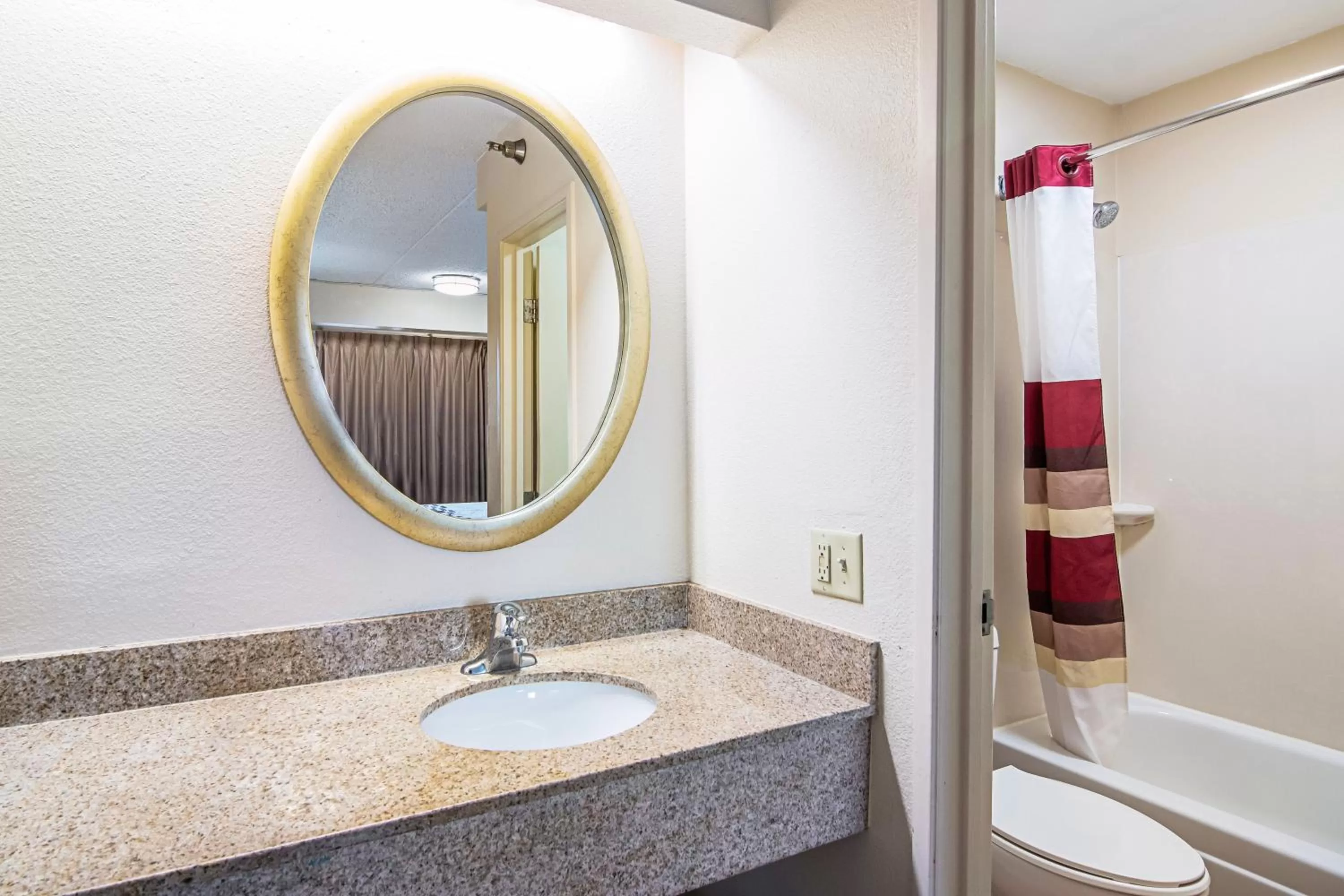 Bathroom in Red Roof Inn Hampton Coliseum and Convention Center